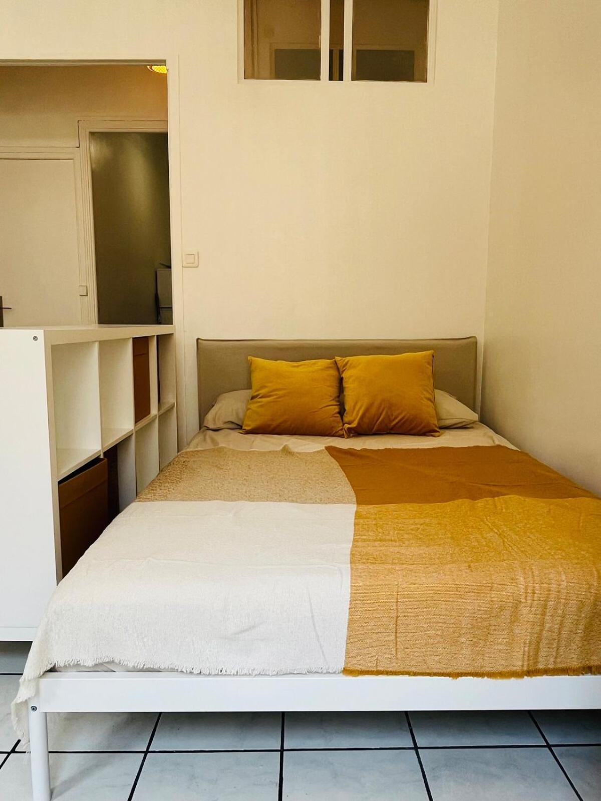 Spacious And Modern *