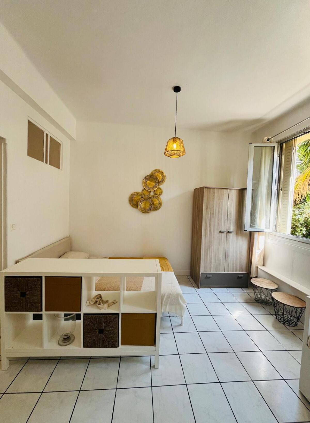 Spacious And Modern Apartment *