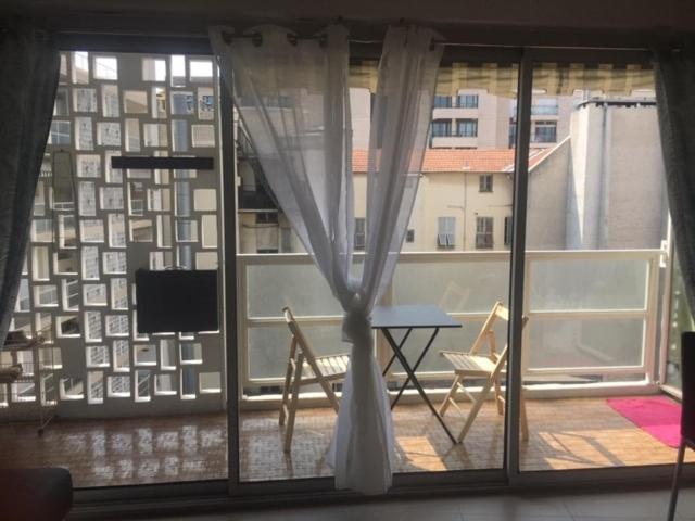 Et Ses Deux Piscines Appartement *