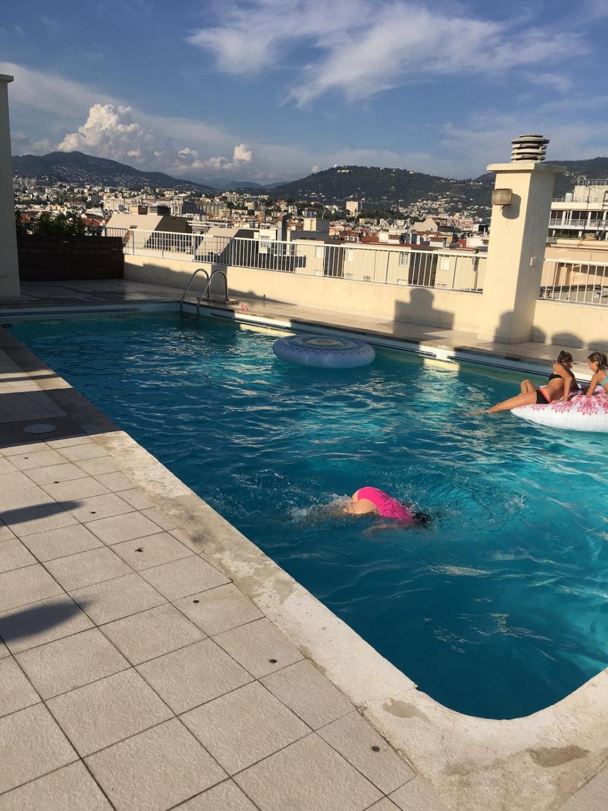 Appartement Et Ses Deux Piscines *