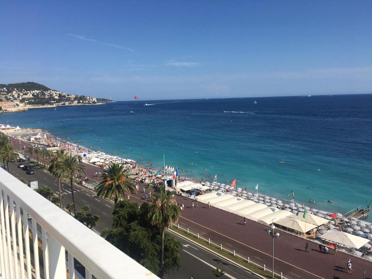 Et Ses Deux Piscines Appartement *