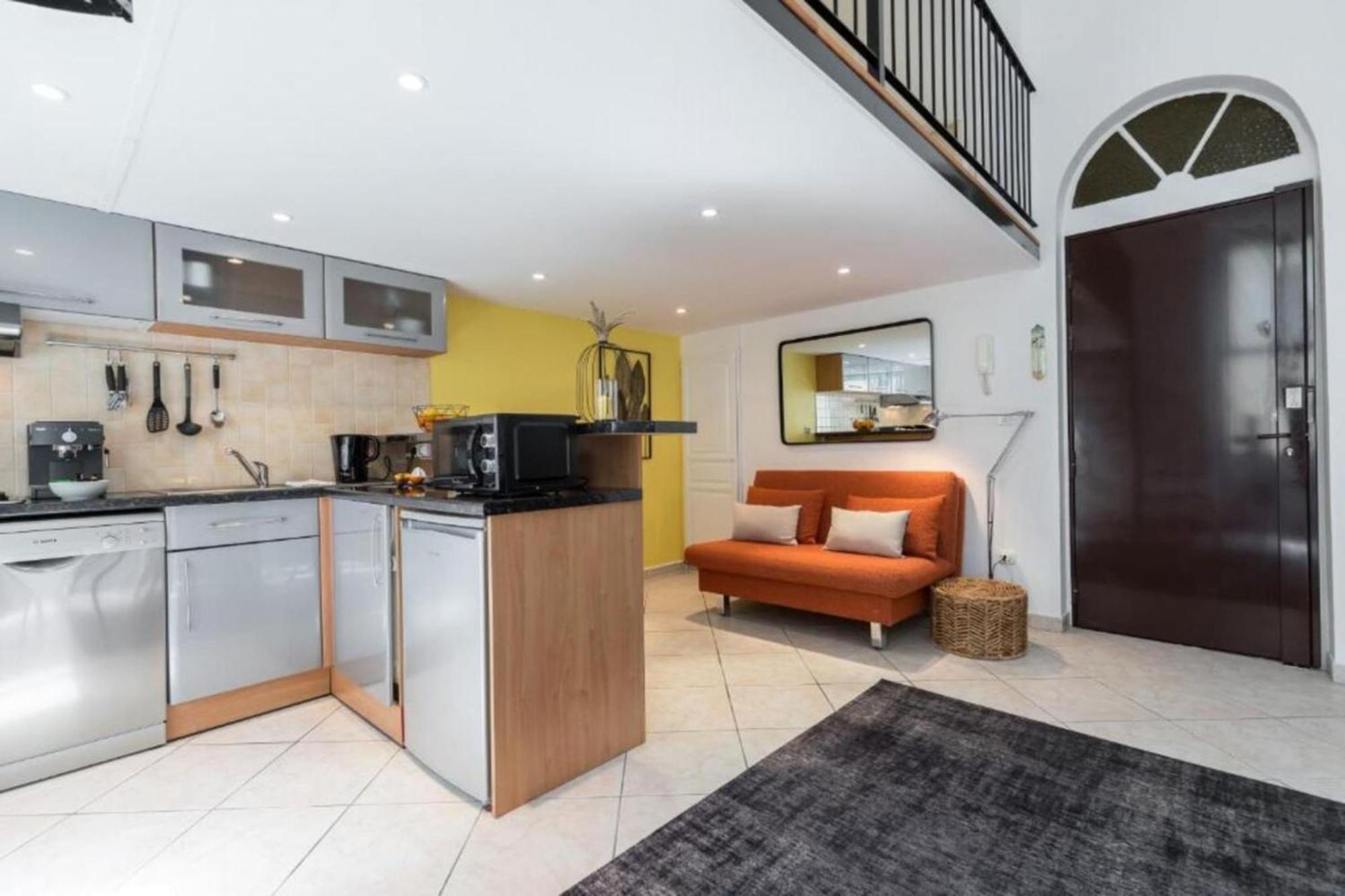 Apartment Massena 2 - Great Location Massena Square With Ac Nice