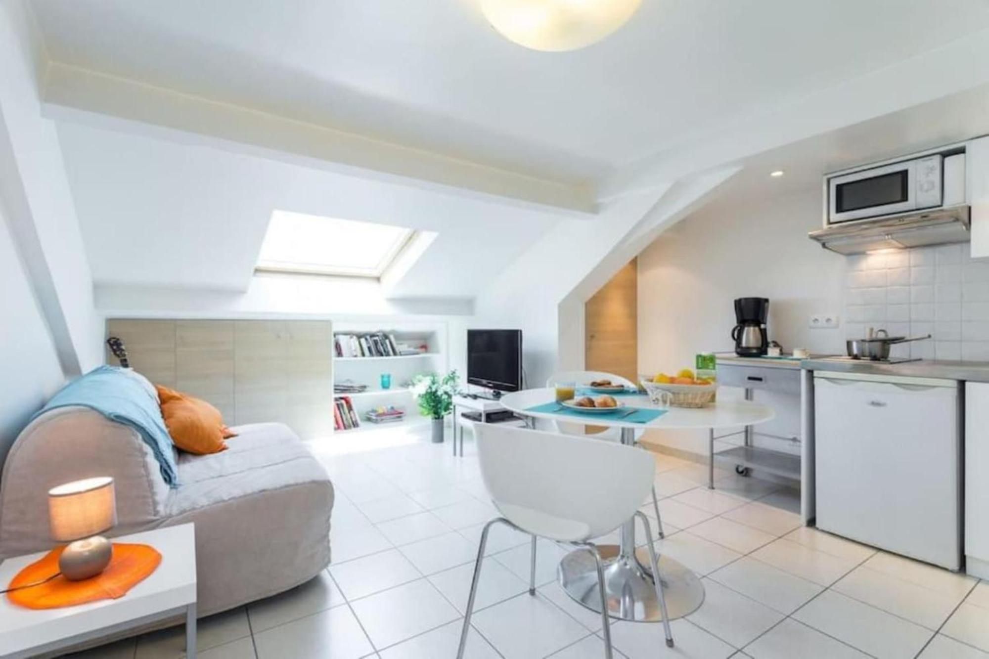 Port 1 - Spacious And Central W Ac On The Port Apartment