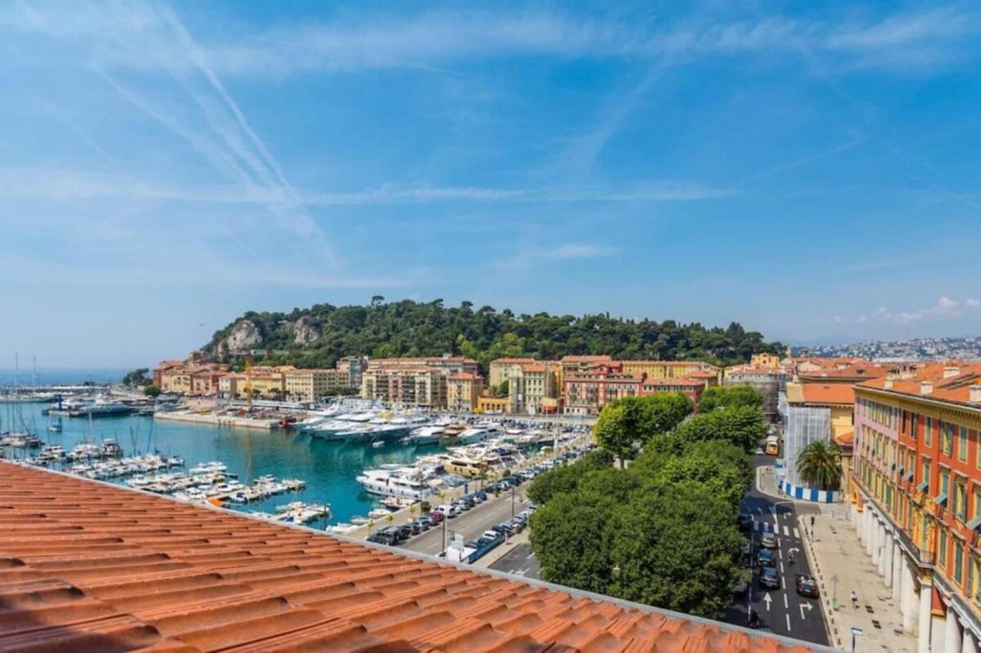 Apartment Port 1 - Spacious And Central W Ac On The Port Nice