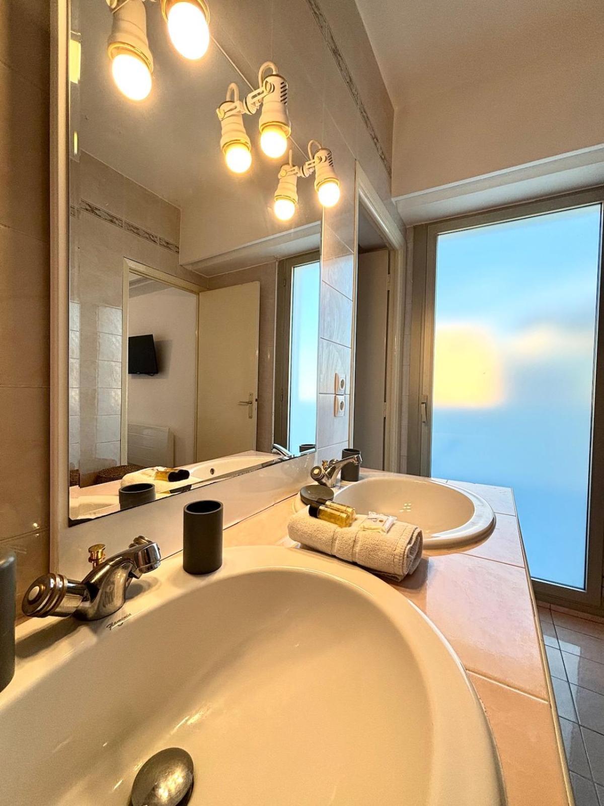 Apartment Nice, Exceptional Sea View, Floor, Parking *