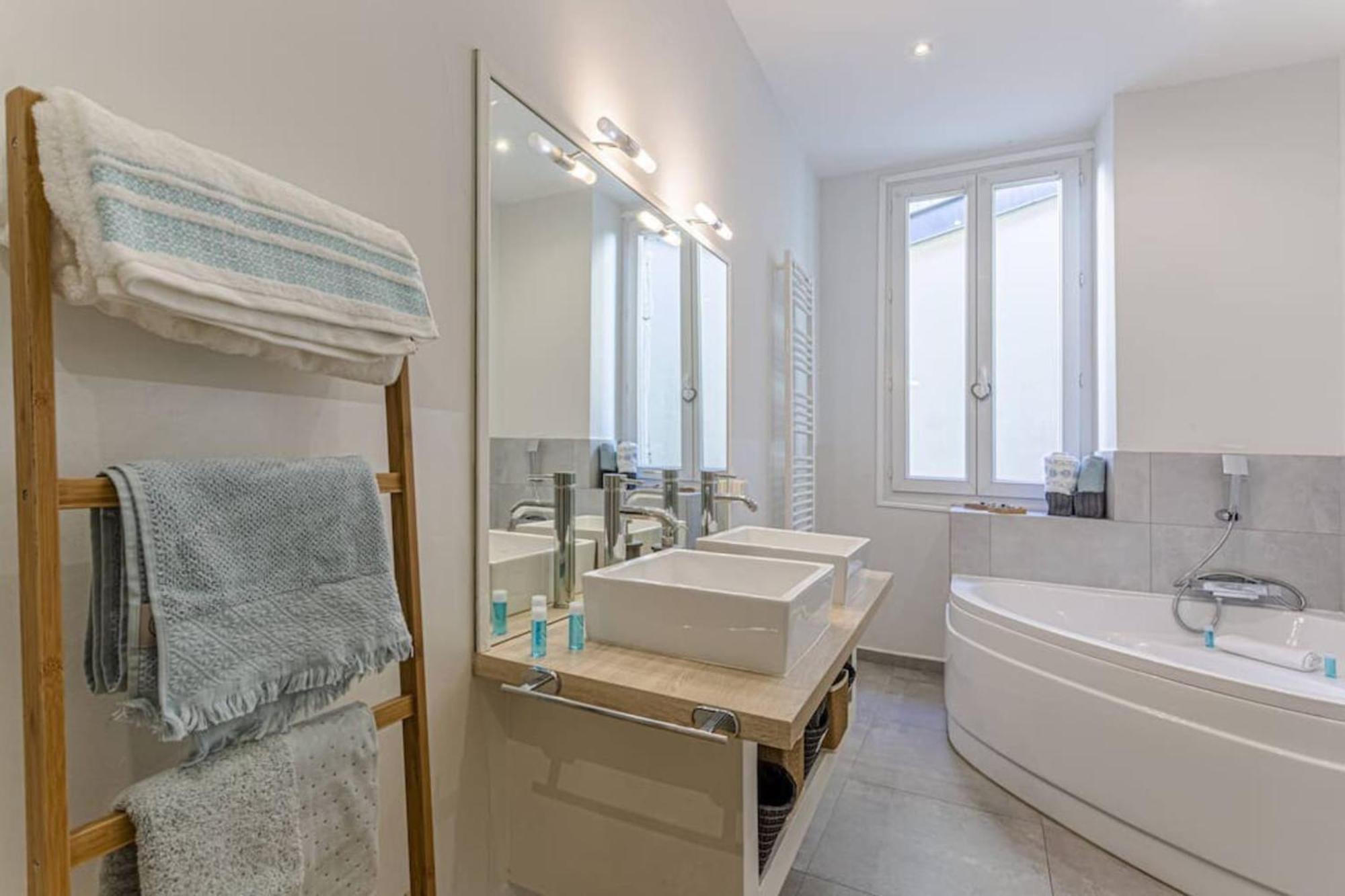 Gambetta - Charming 2 Bedroom - Near Promenade Nice