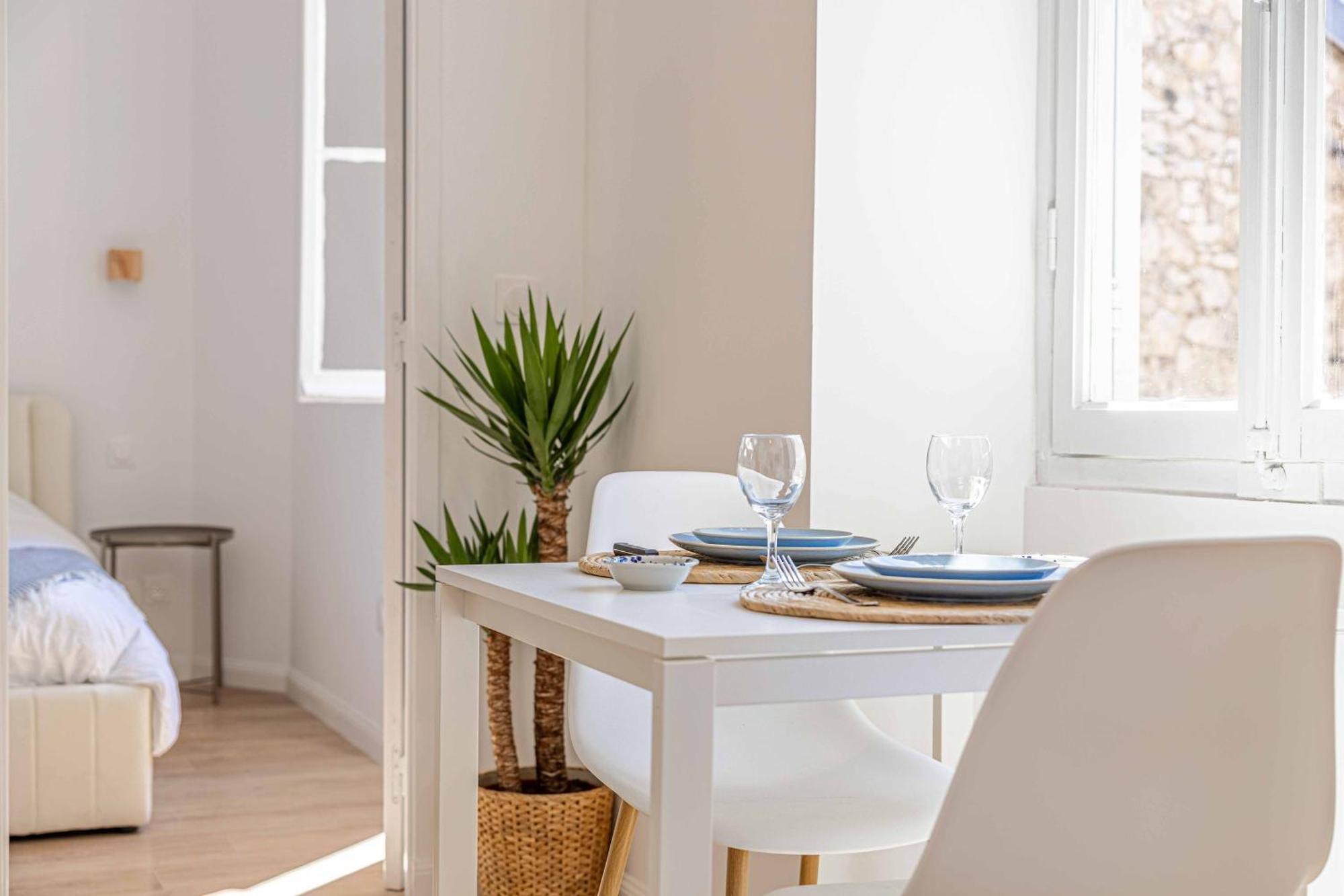 Neuf 2 Pieces Port Apartment
