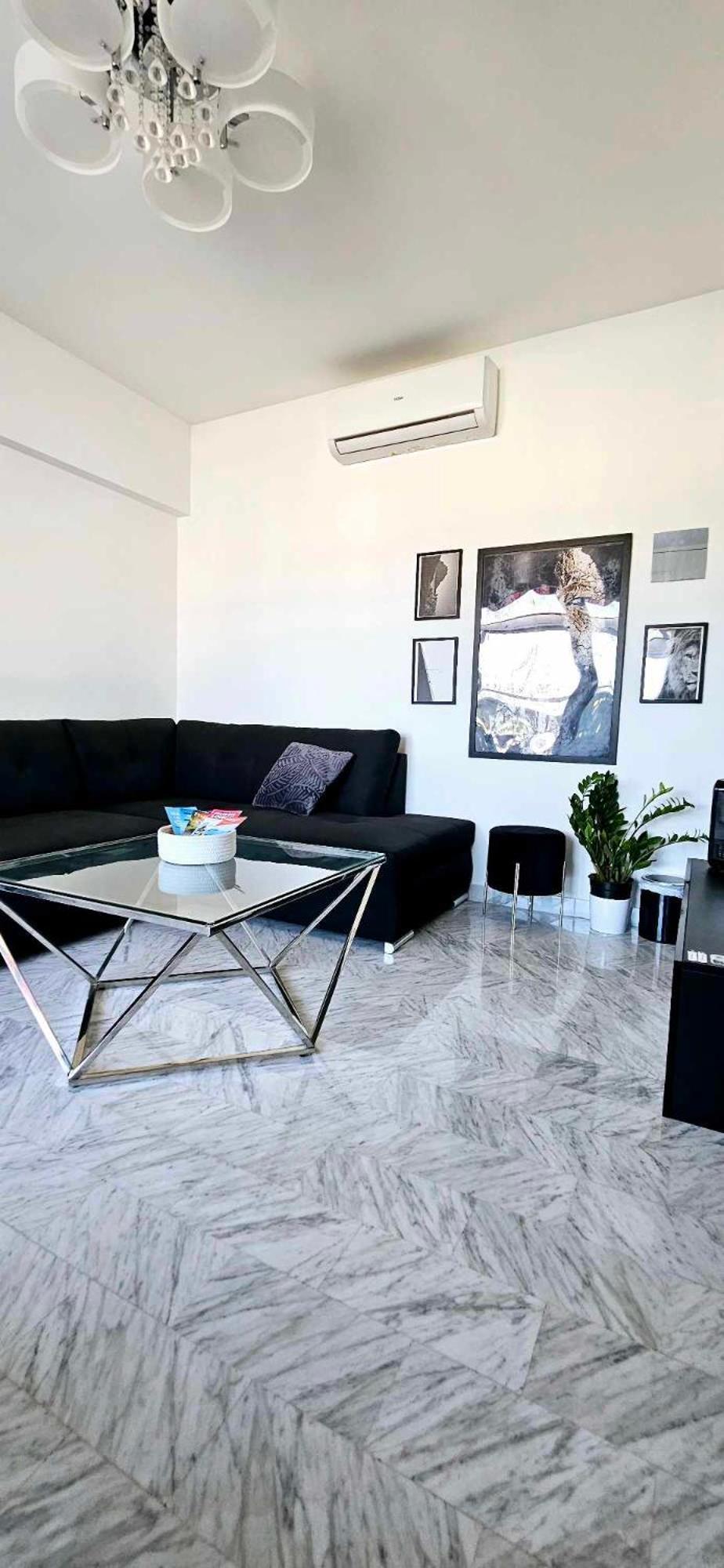 Floor With Sea View, Clim And Veranda Nice