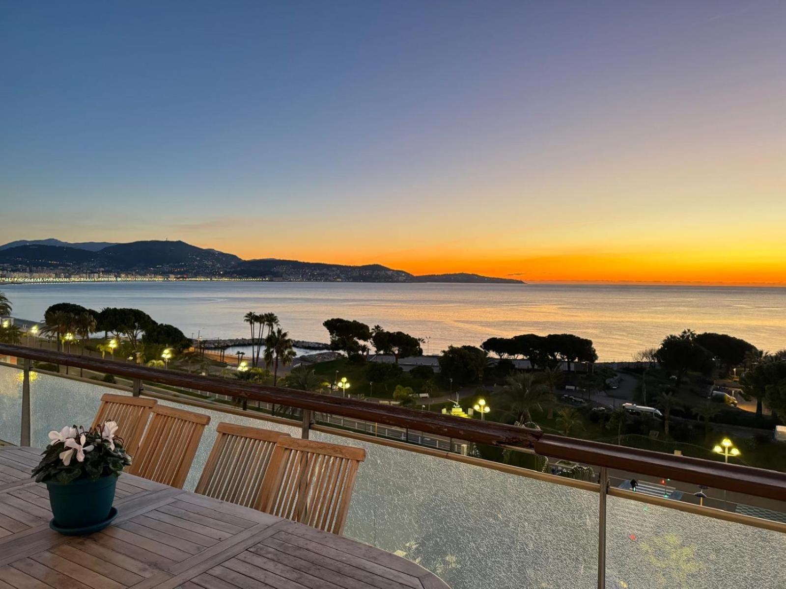 Nice, Exceptional Sea View, Floor, Parking *