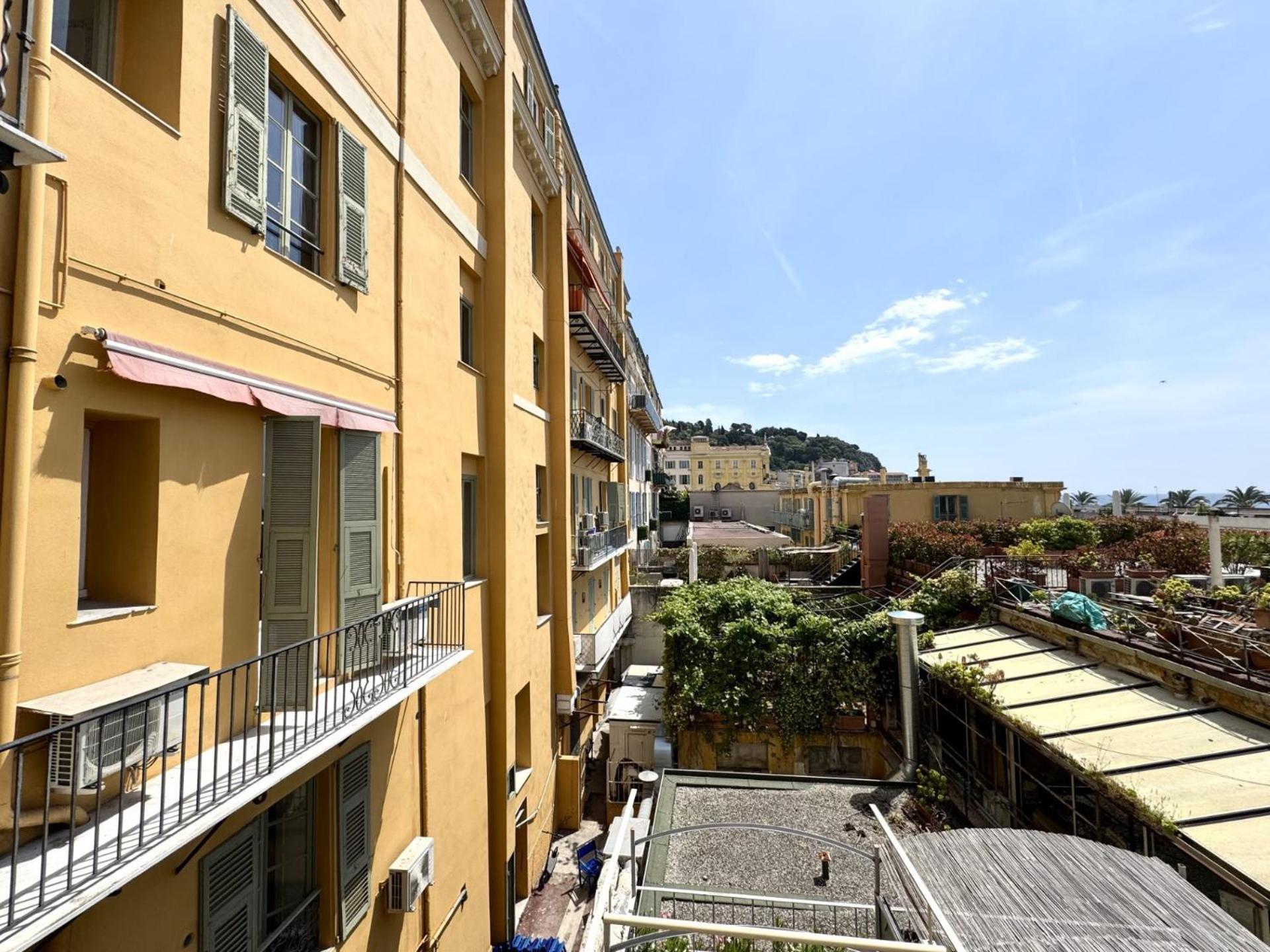 Riviera Nice: Old Town With Sea View Nice