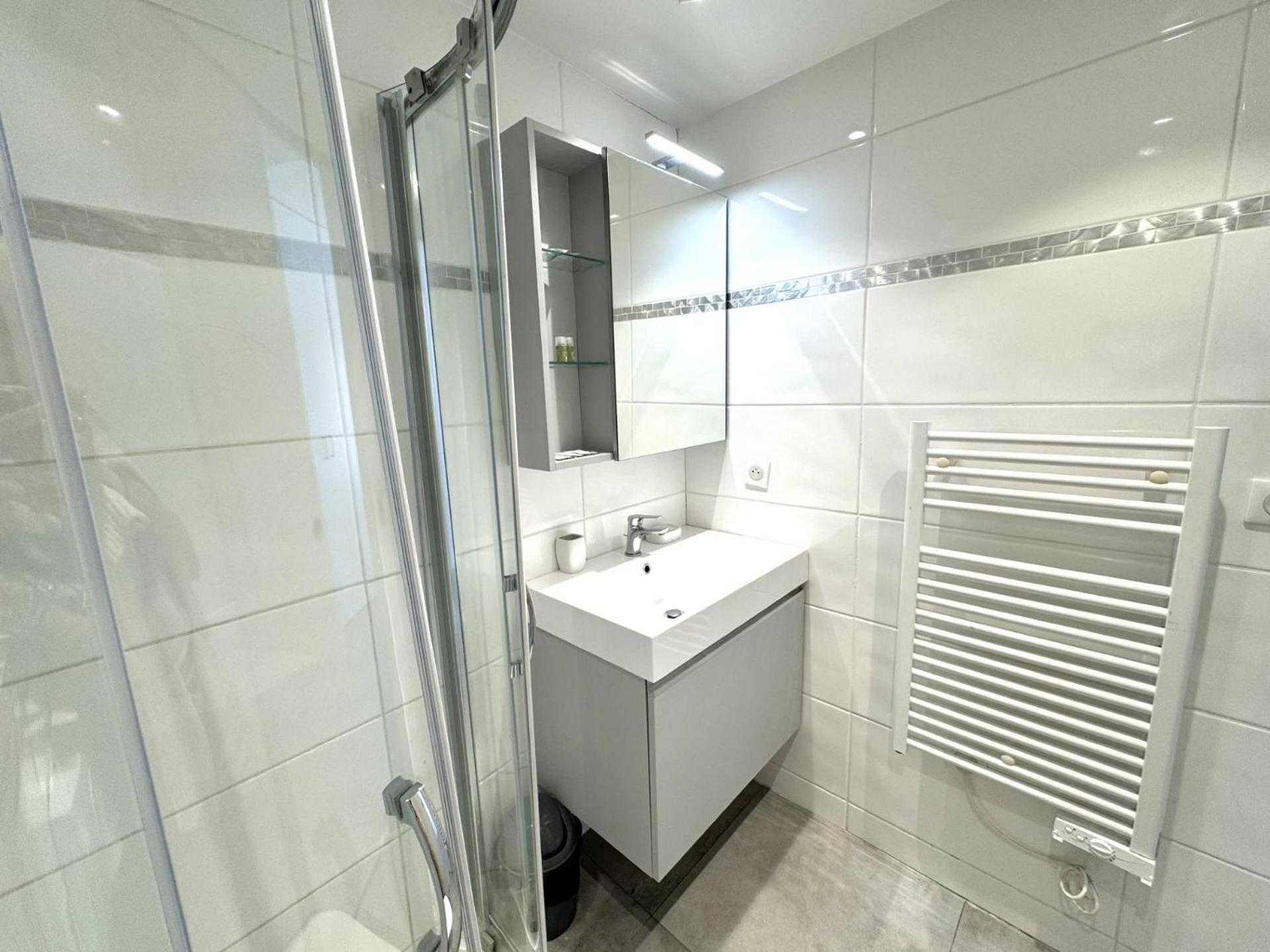 Riviera Nice: Old Town With Sea View Apartment