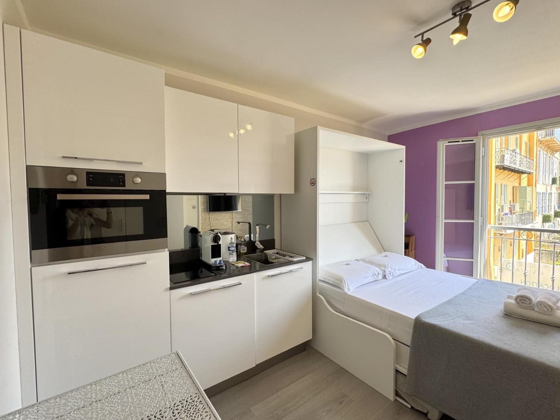 Riviera Nice: Old Town With Sea View * Nice