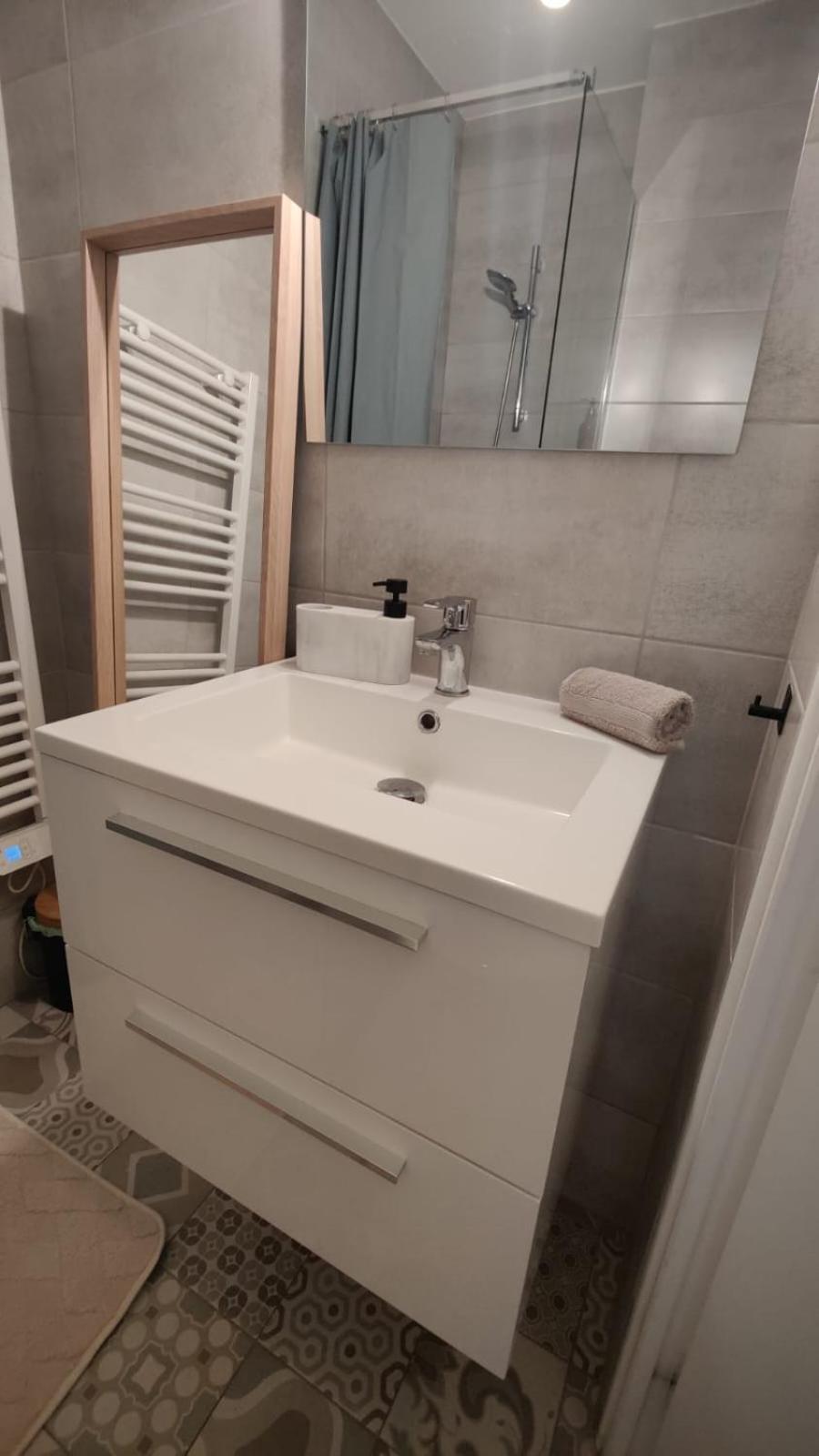 Carre D'or - Lumineux A 5 Minutes De La Apartment *