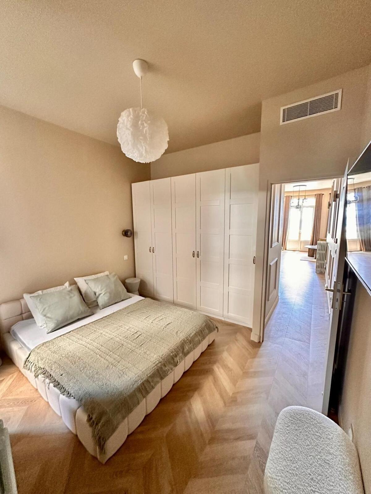 Le Petit Palace Apartment *