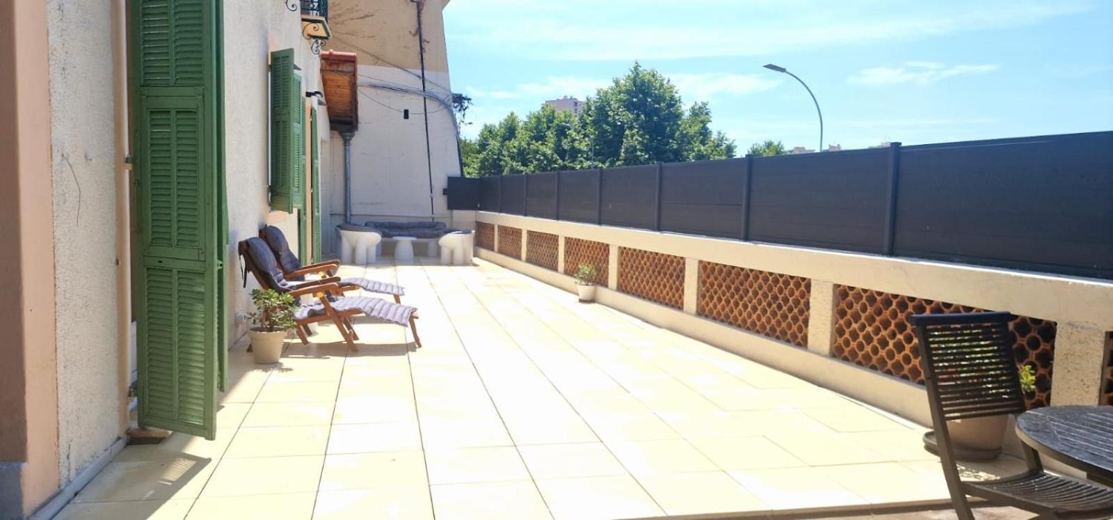 Sunset Atypical With Air Conditioning Nice