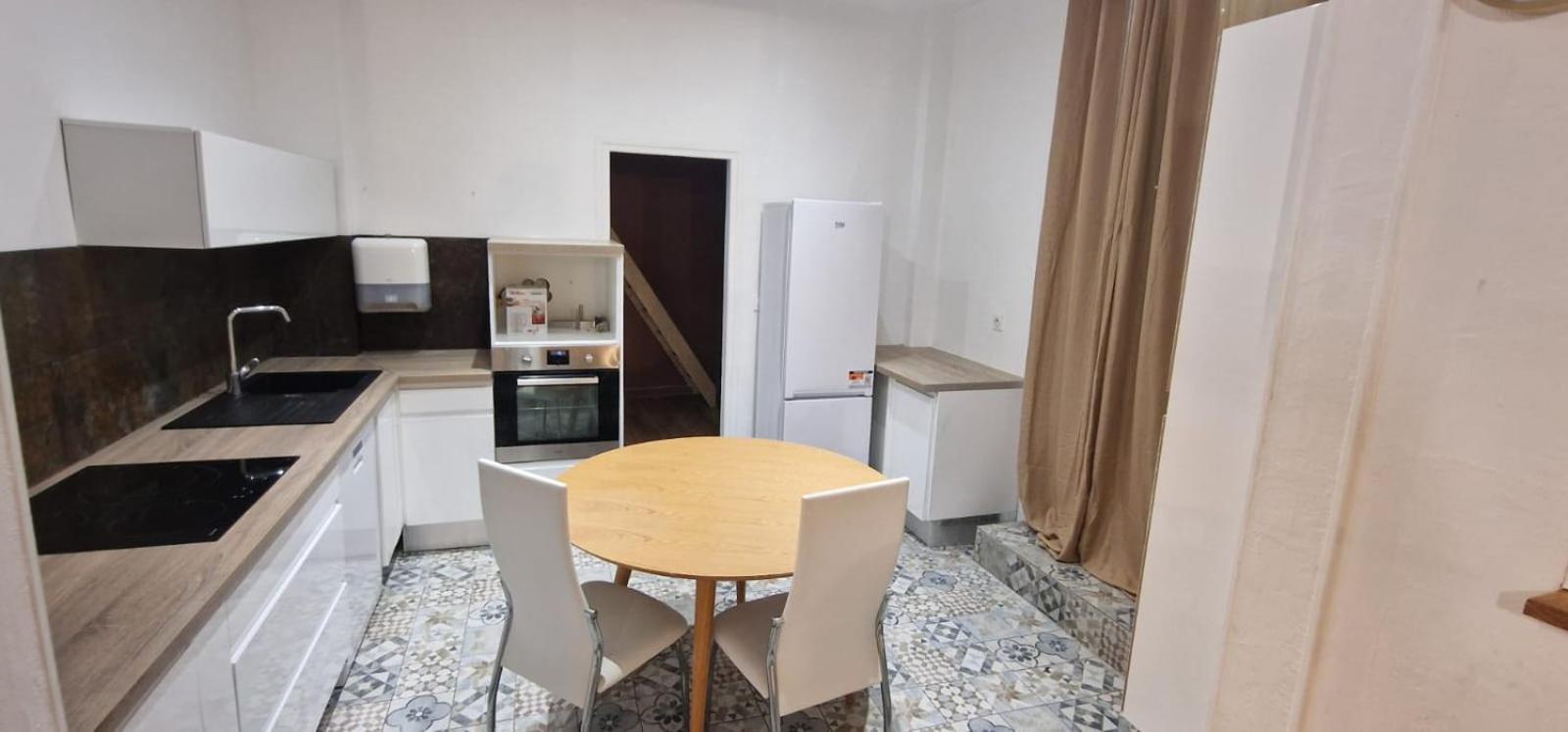 Sunset Atypical With Air Conditioning * Nice