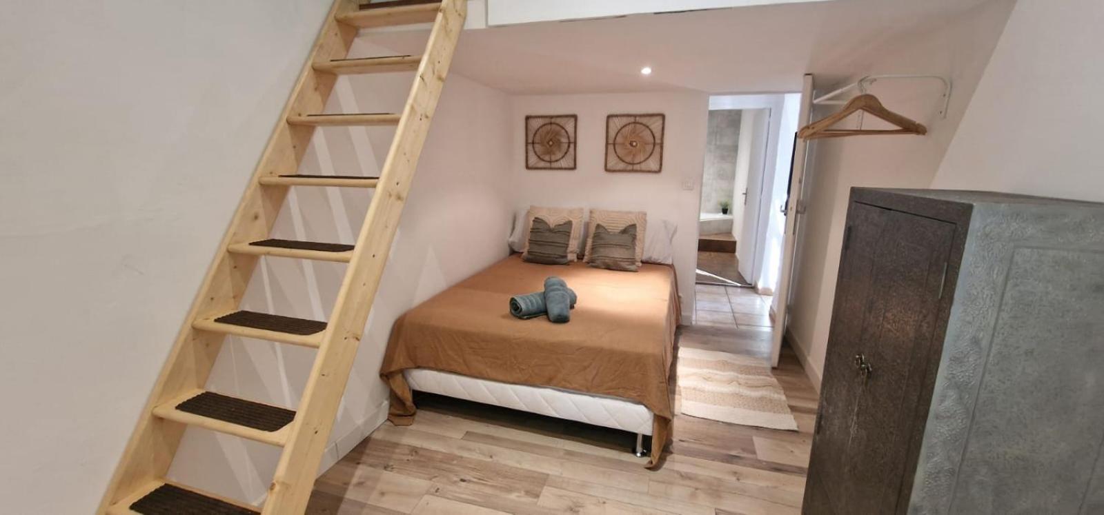 Sunset Atypical With Air Conditioning Holiday home Nice