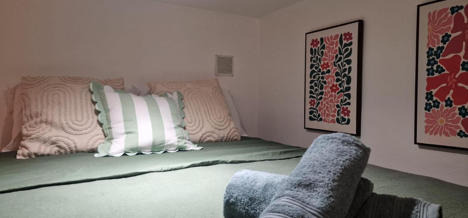 Sunset Atypical With Air Conditioning * Nice