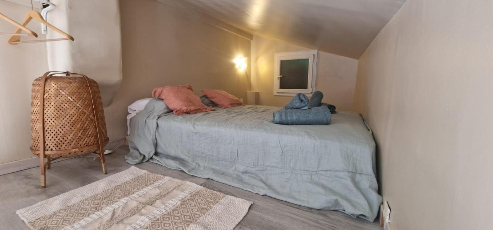 Sunset Atypical With Air Conditioning *