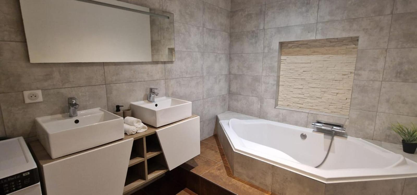 Sunset Atypical With Air Conditioning Holiday home