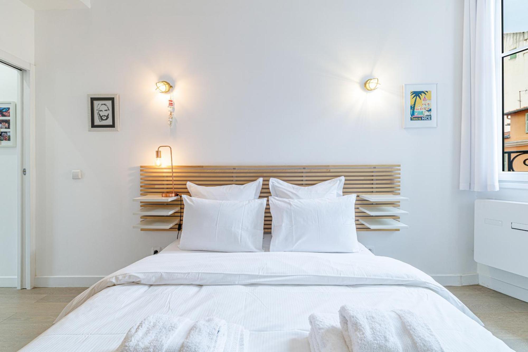 Sunlight - Archibald - Port Area, 2 Bedrooms, Stunning With Balcony & Parking * Nice