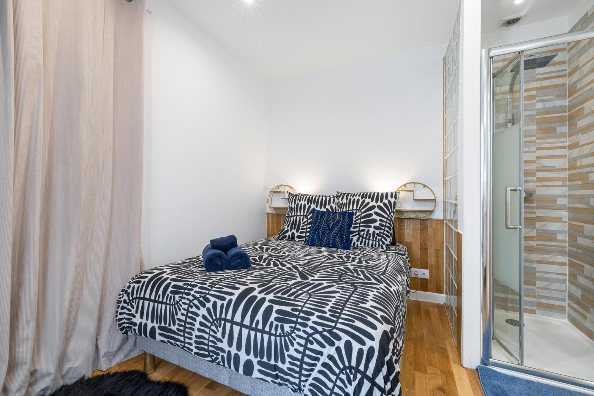 Renting - 5 Massena - Elegant Air-conditioned Cocoon Quiet Patio Massena * Nice