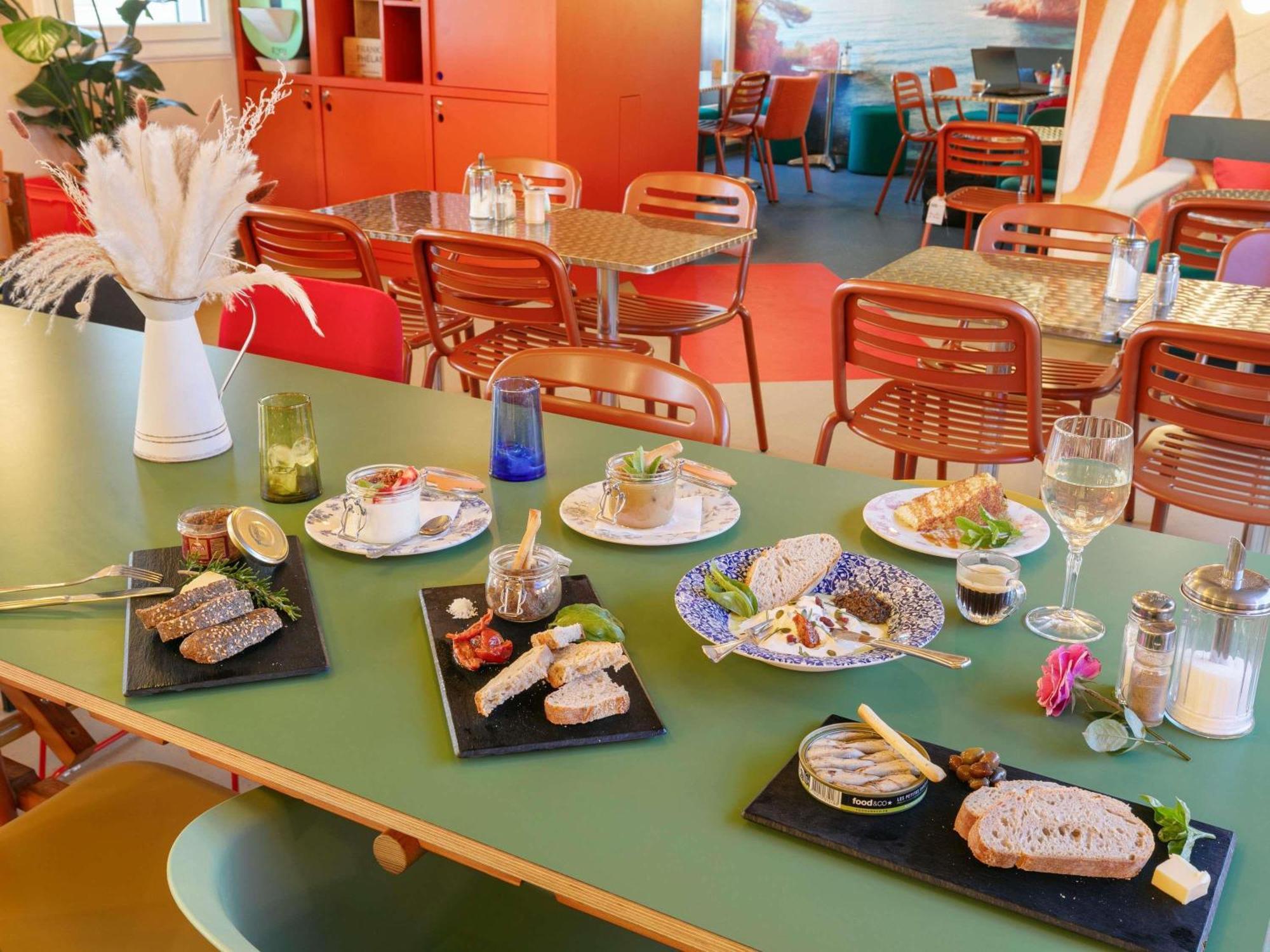 Greet Aeroport Promenade Des Hotel 2*