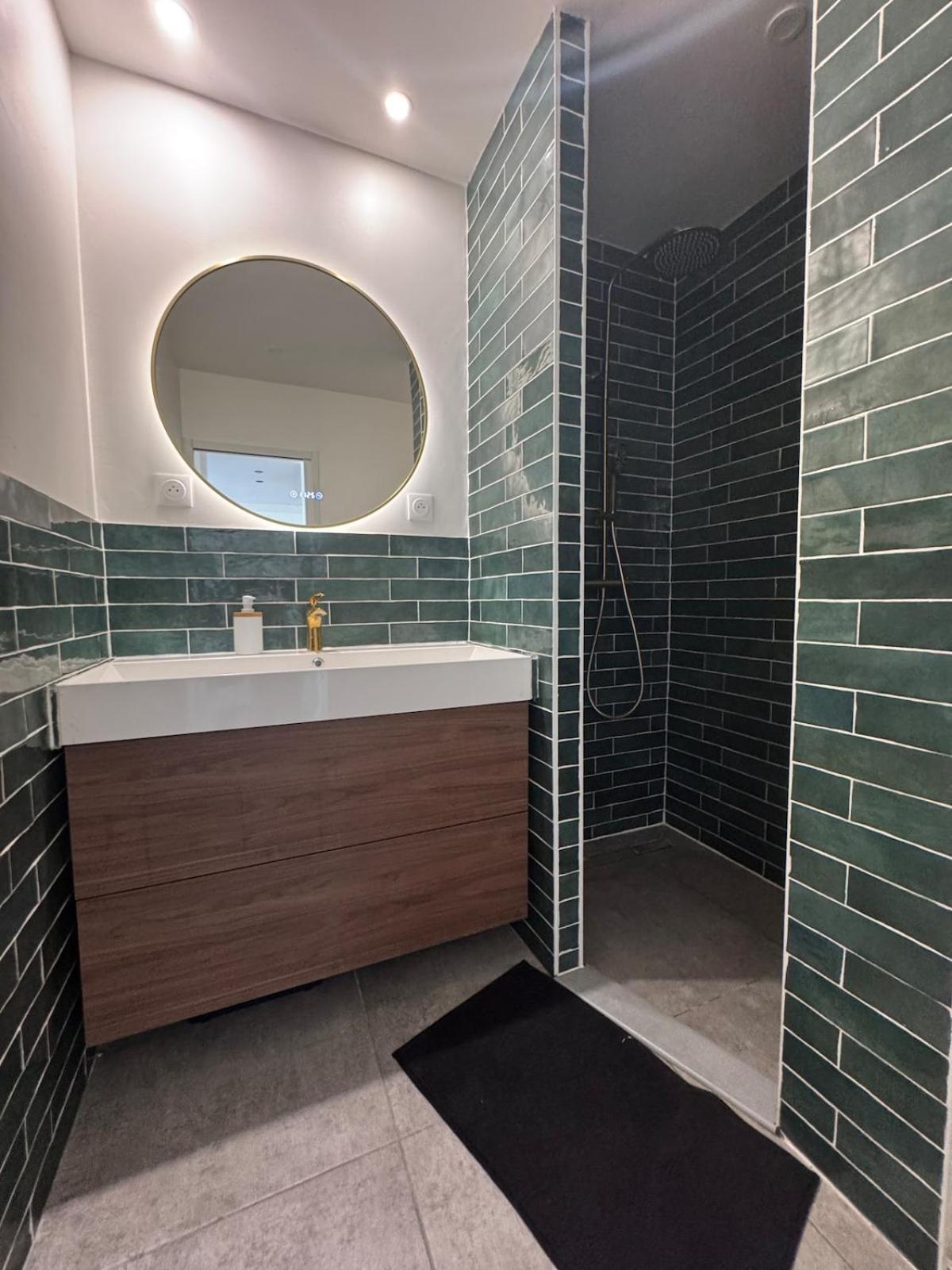 Beautiful 2-room, Ac, Center, Terrace * Nice