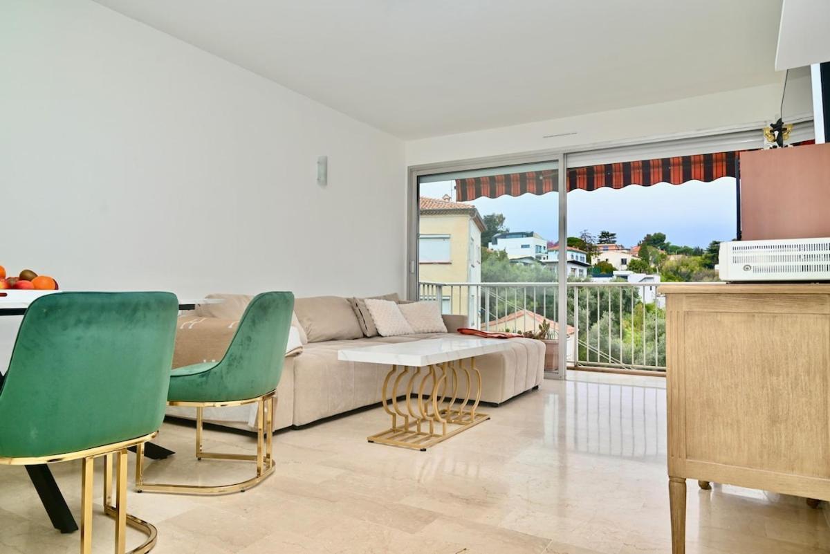Beautiful 3-room With Terrace Apartment Nice