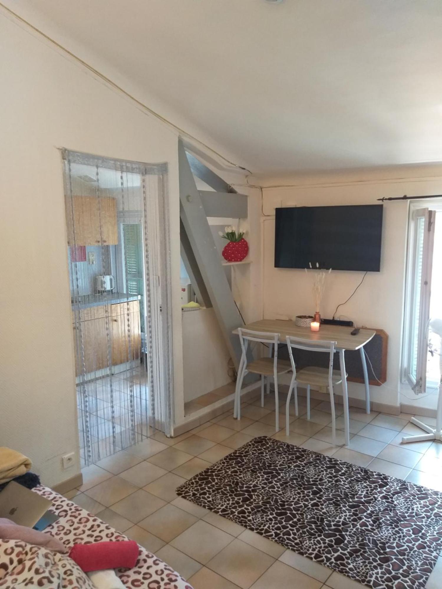 Beachside Retreat: Proximity & Access Apartment *