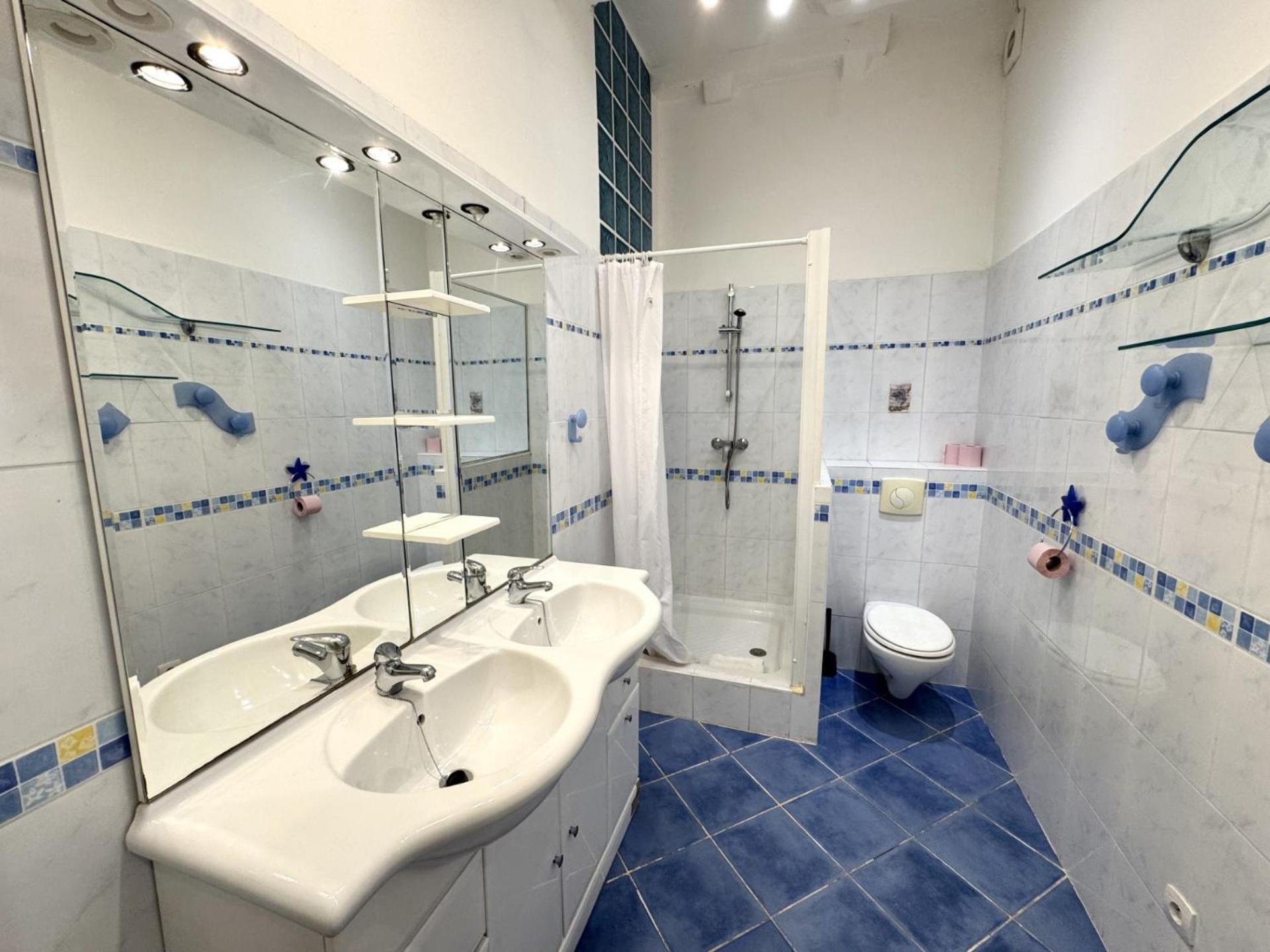 Apartment Riviera: Old Town Getaway, Steps From *