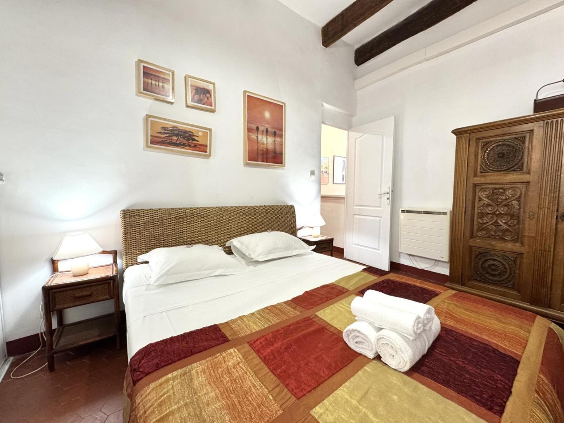 Riviera: Old Town Getaway, Steps From Apartment