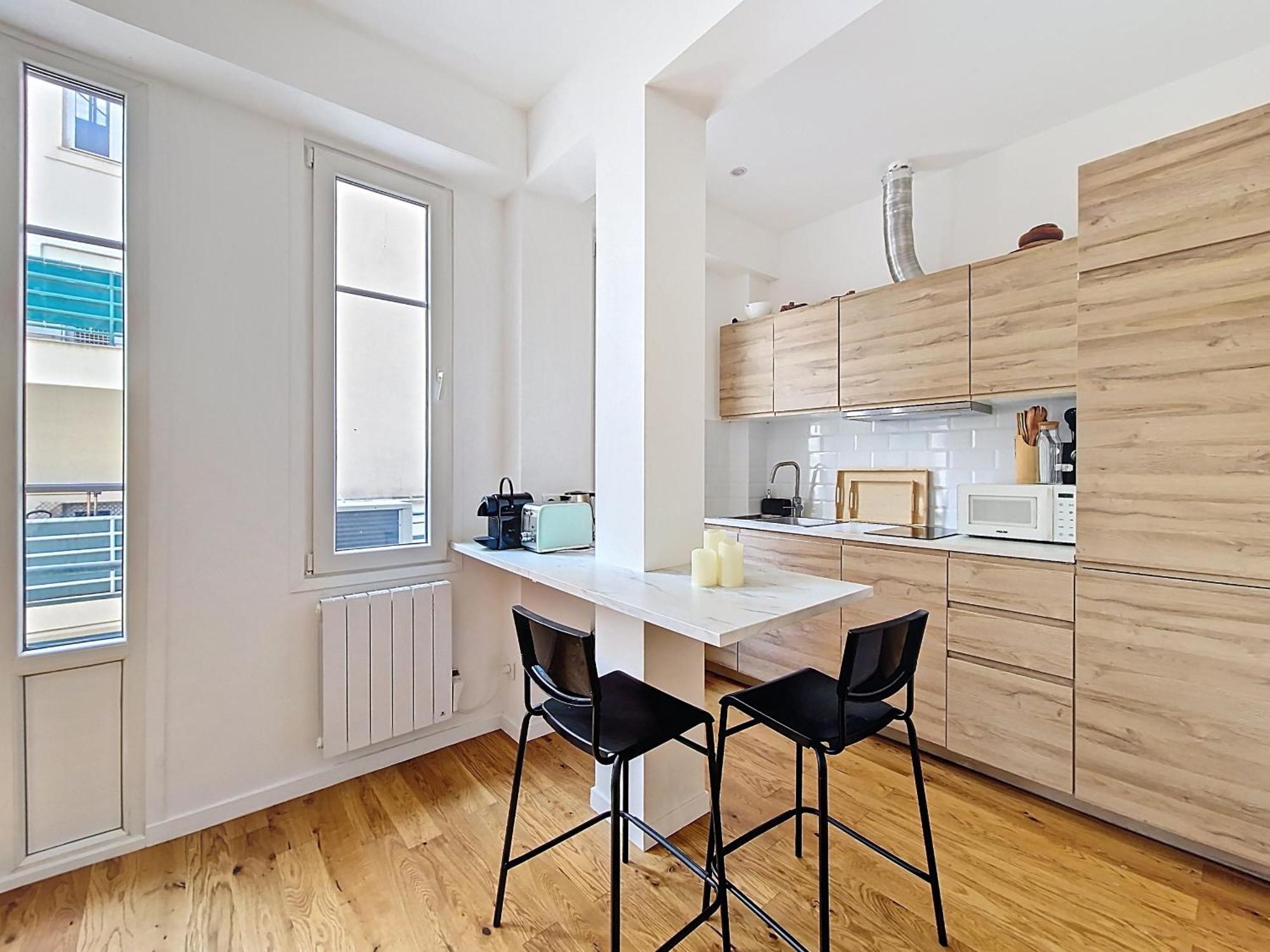 Nestor&jeeves - Golden Square - Near Promenade Des *