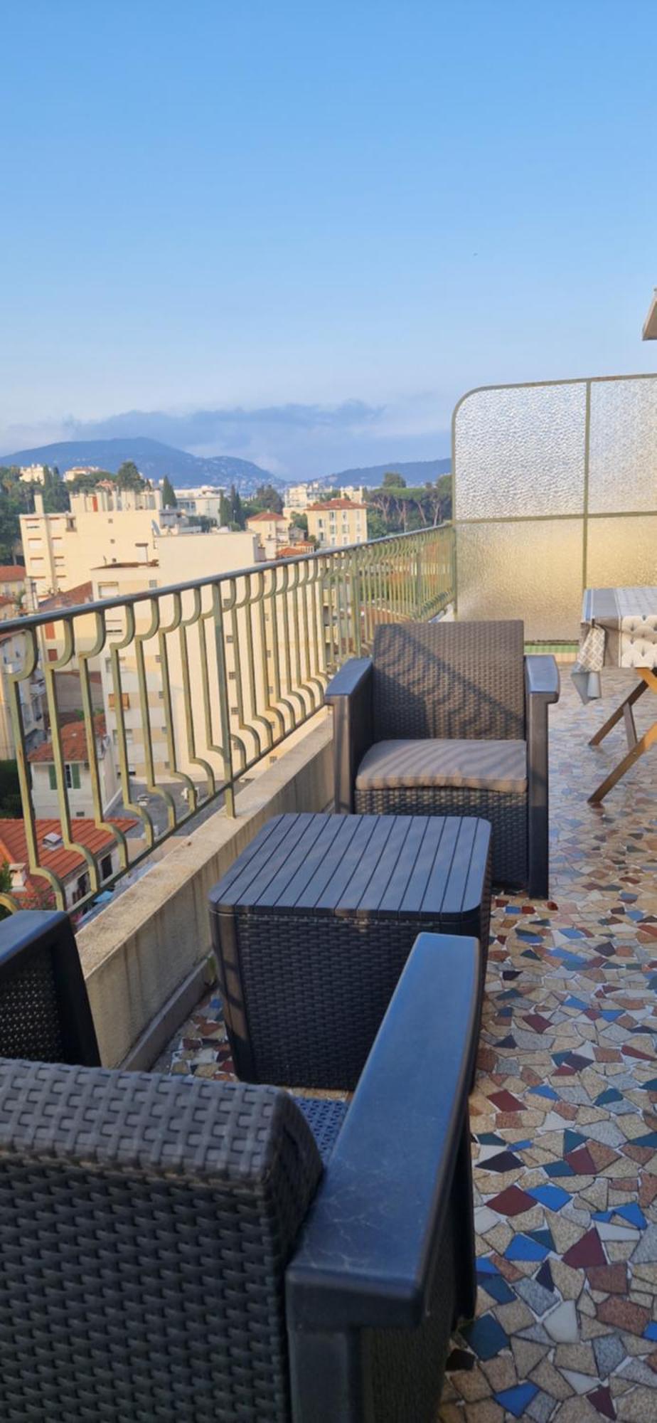 26m2 Avec Terrasse 16m2 *