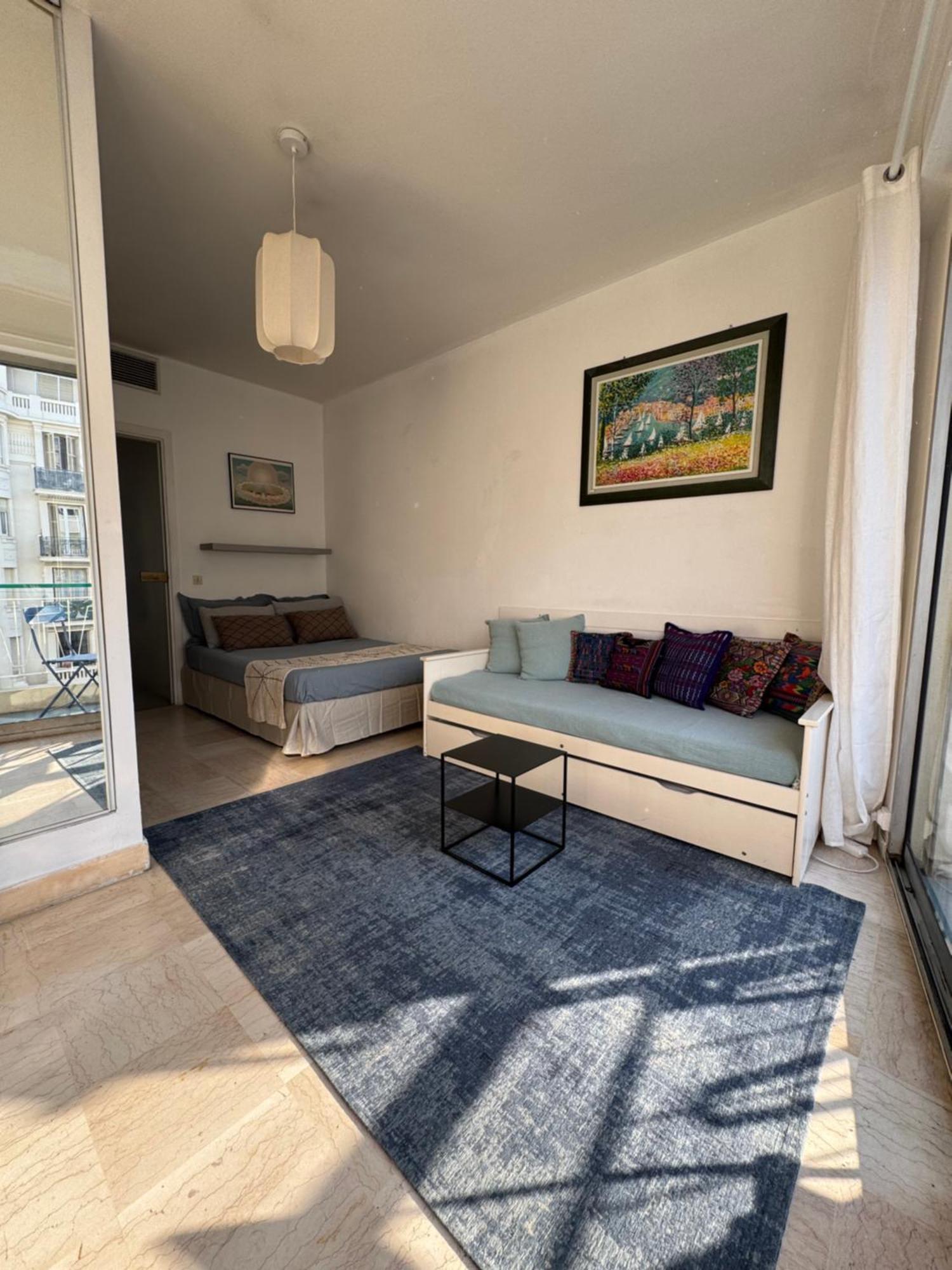 Apartment Promenade Des & *