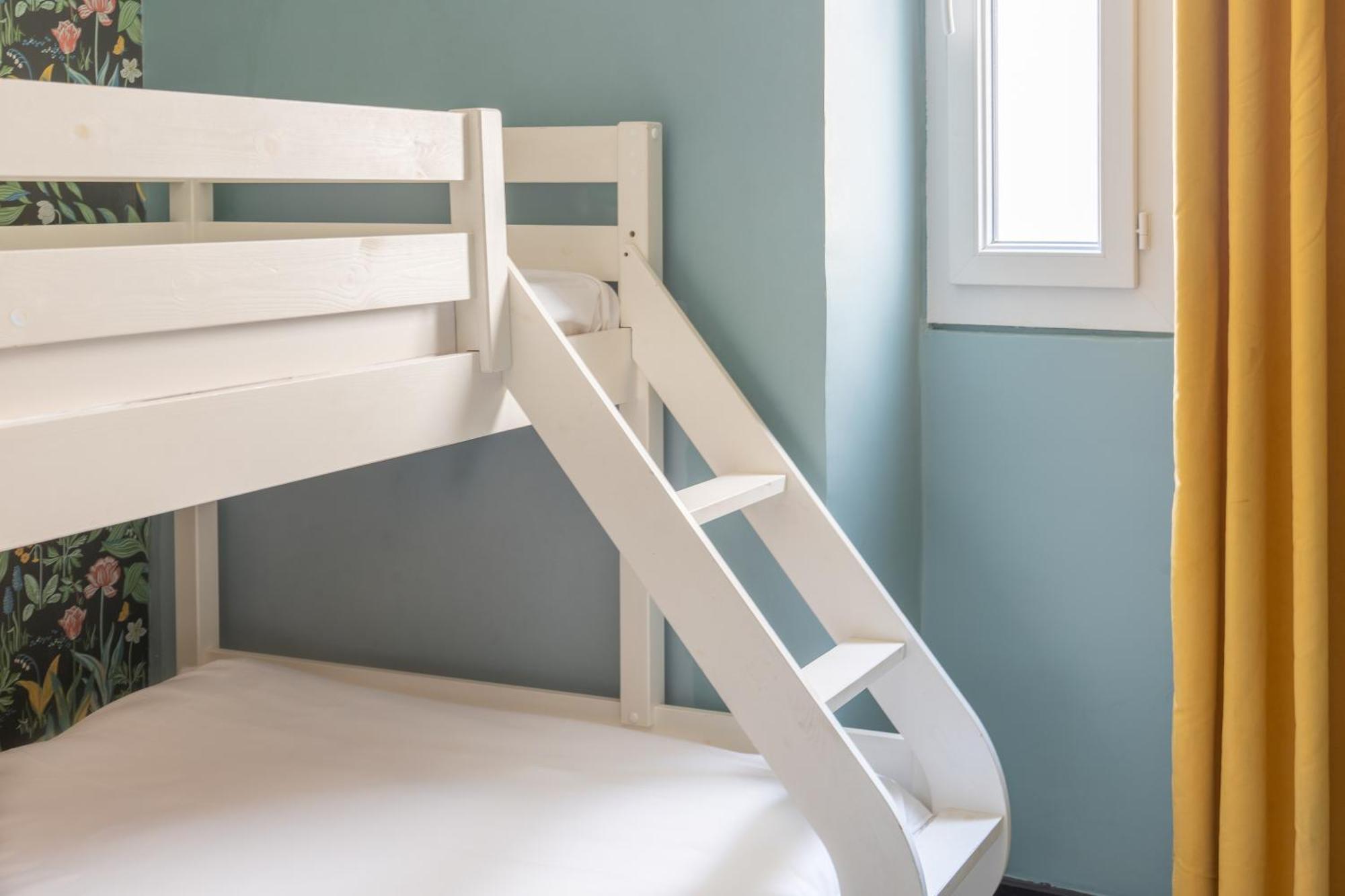 De France, Un Ammi 3*