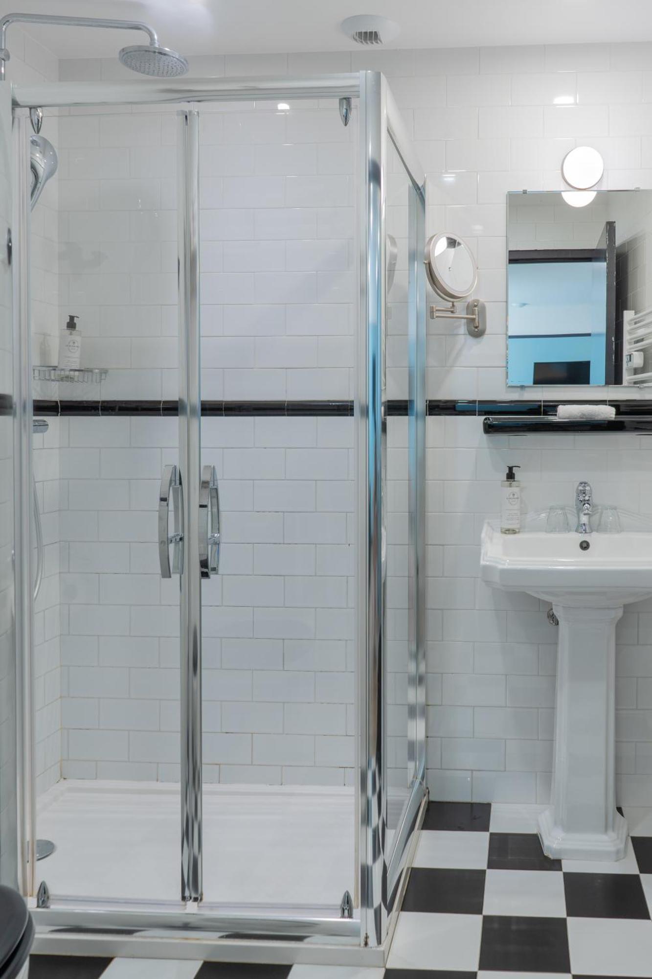 Hotel De France, Un Ammi 3*