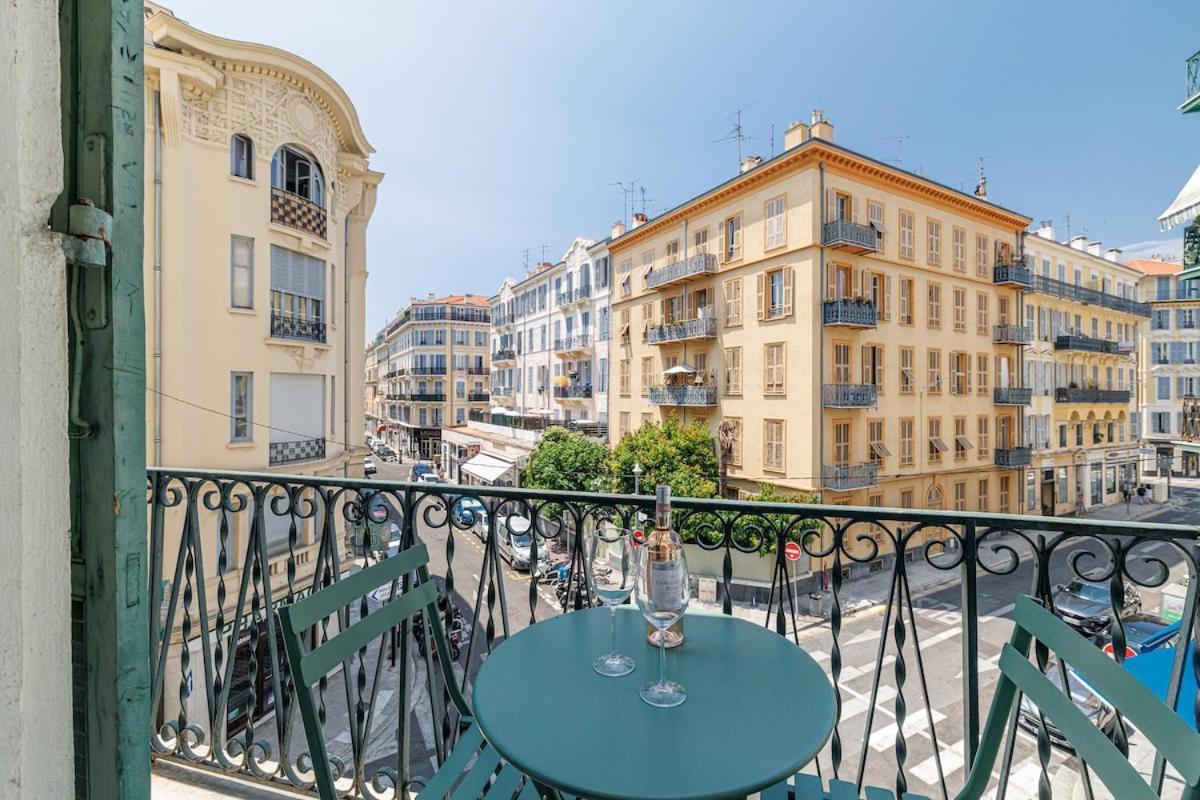 Apartment T2 Situe Au Centre-ville De *