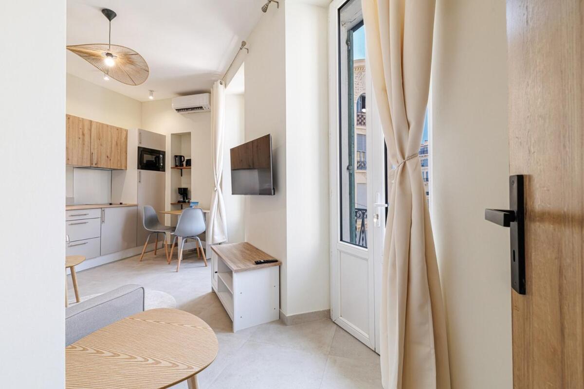 Apartment T2 Situe Au Centre-ville De Nice