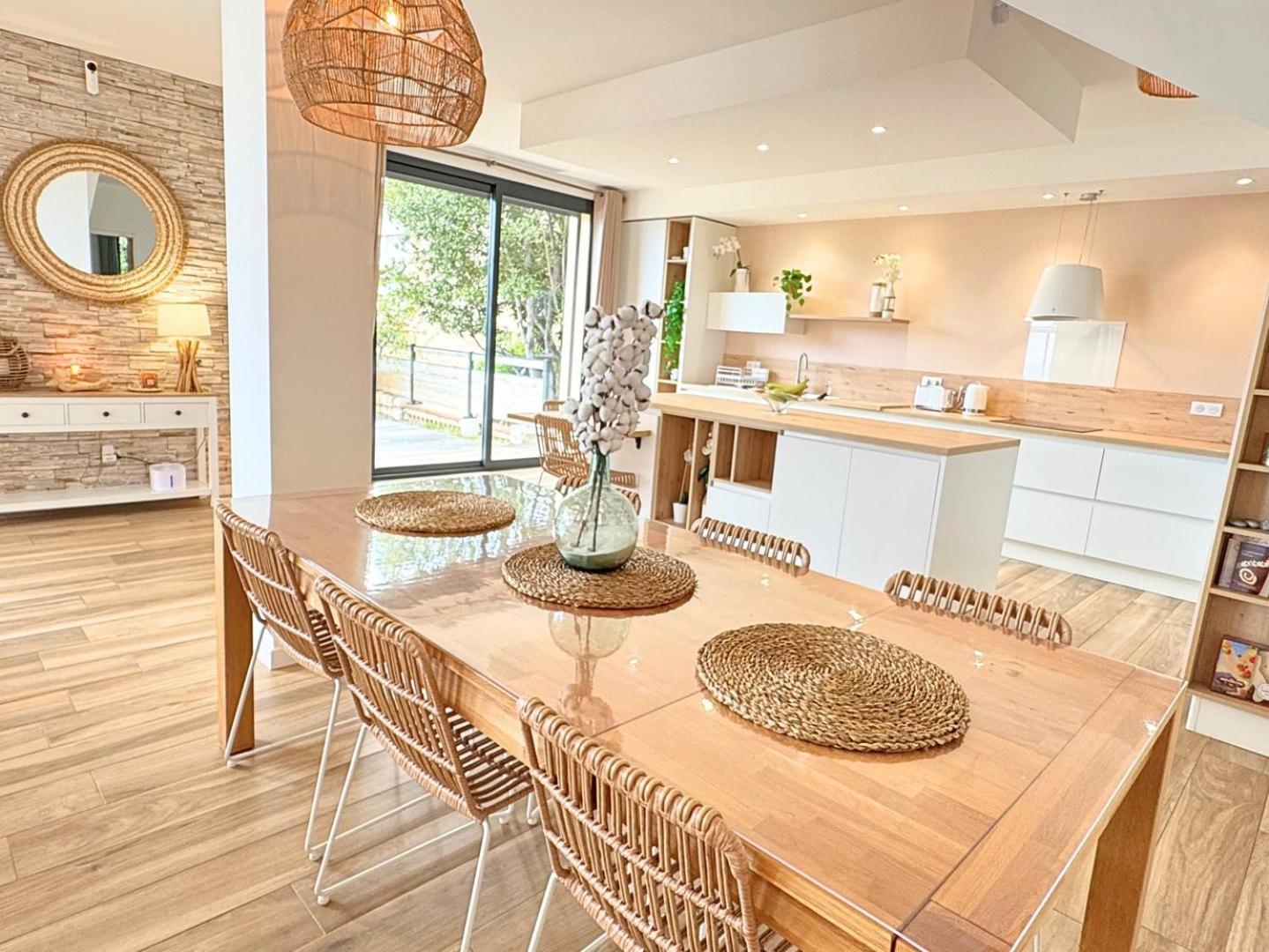 Villa Moderne Pour 8 Personnes - Vue Sur !