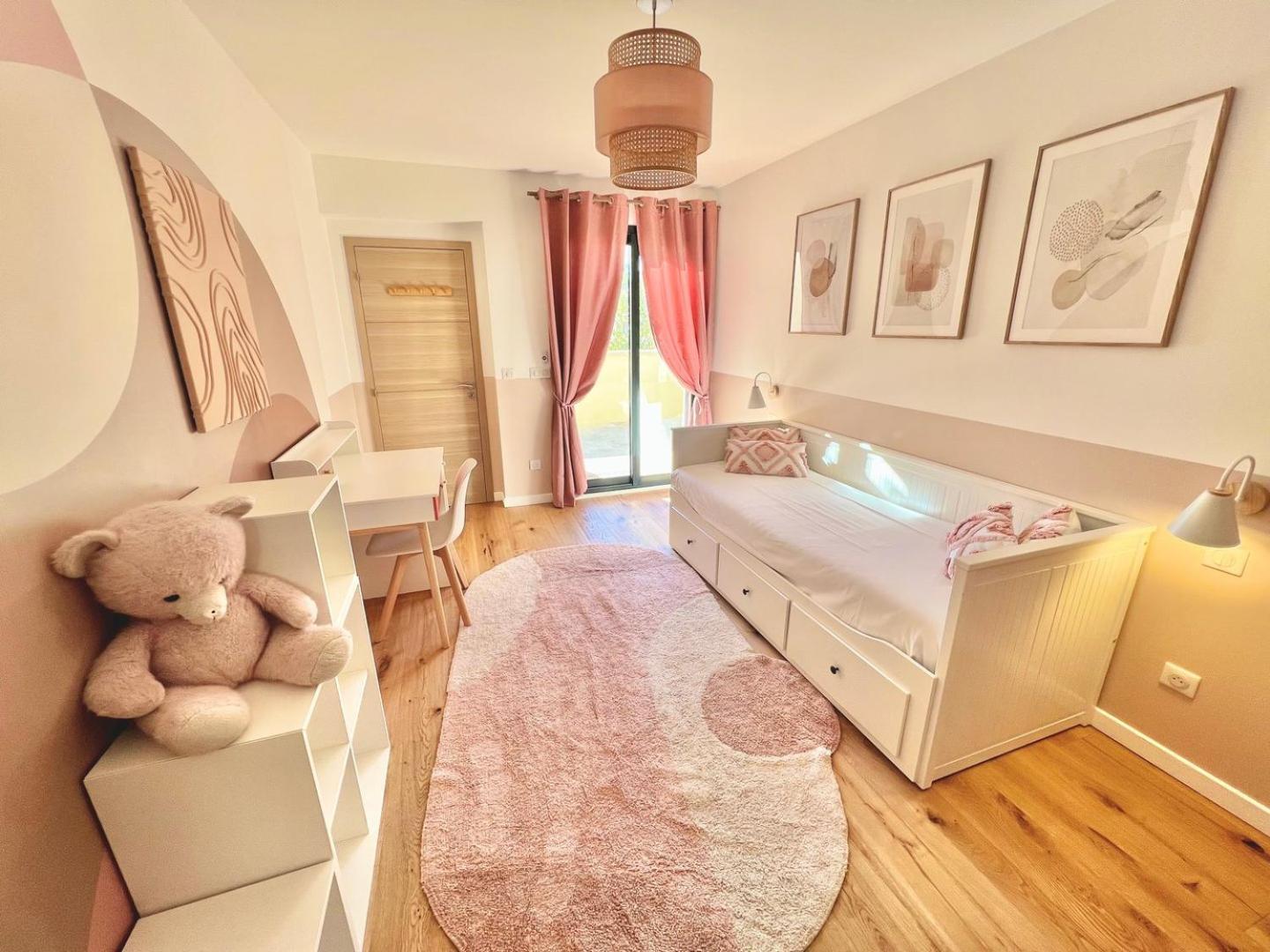 Moderne Pour 8 Personnes - Vue Sur ! Villa