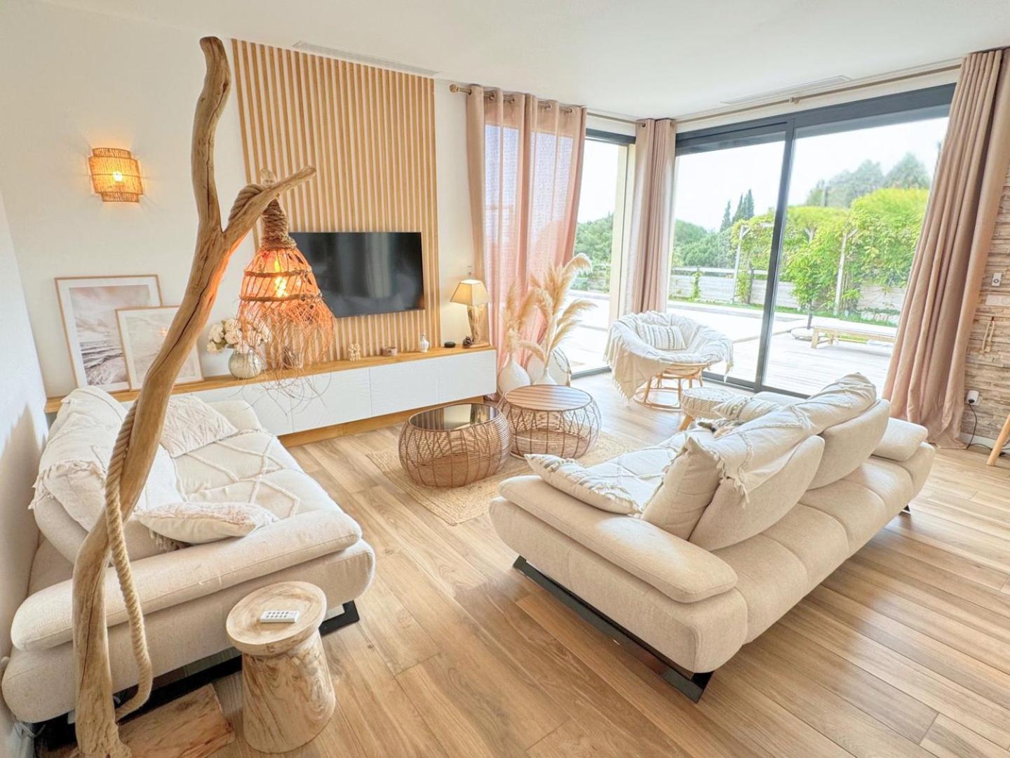 Moderne Pour 8 Personnes - Vue Sur ! *