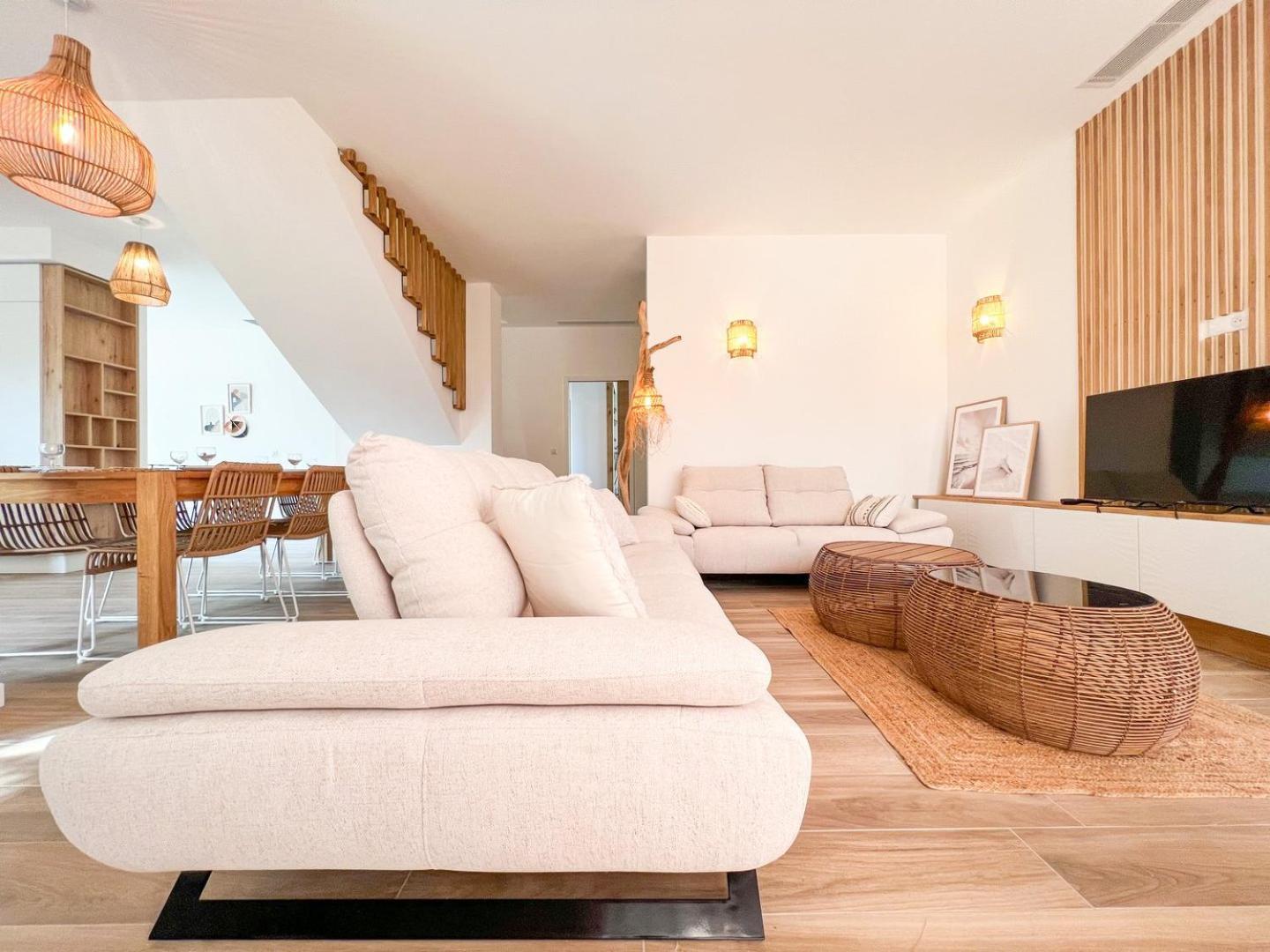 Moderne Pour 8 Personnes - Vue Sur ! Villa