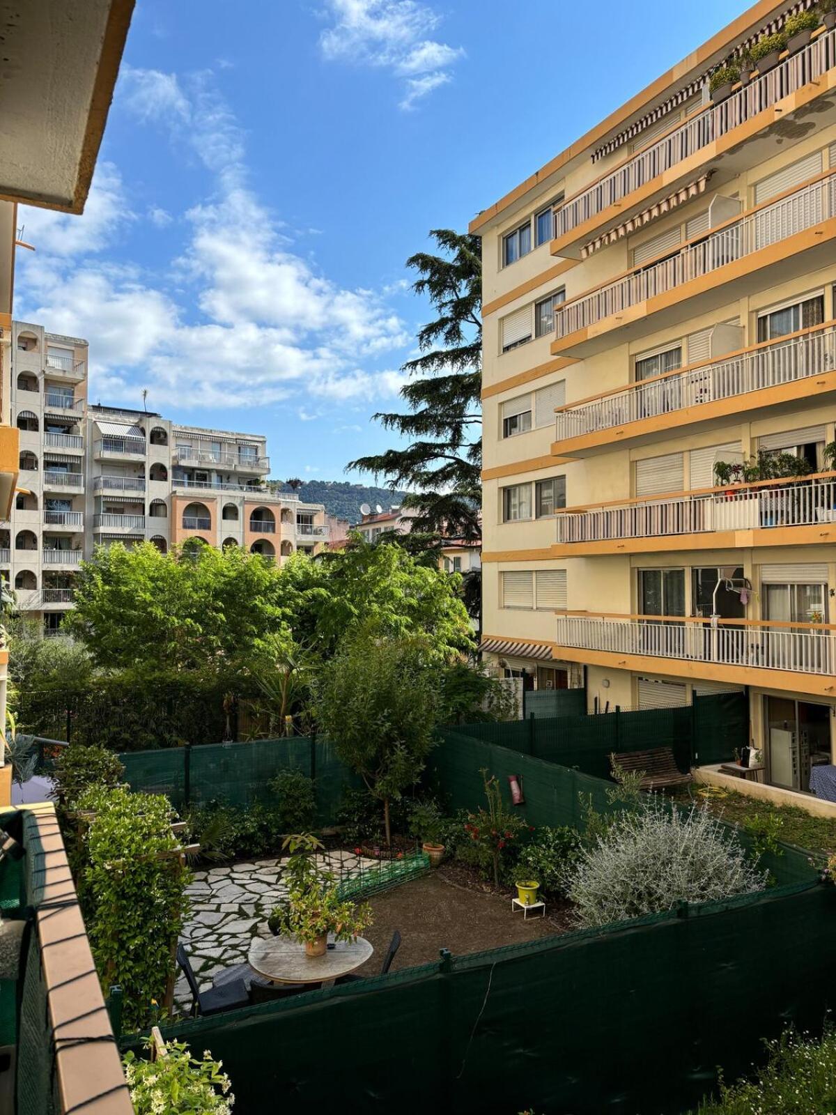 Apartment Superbe 2 Pieces Contemporain Au Coeur De Nice