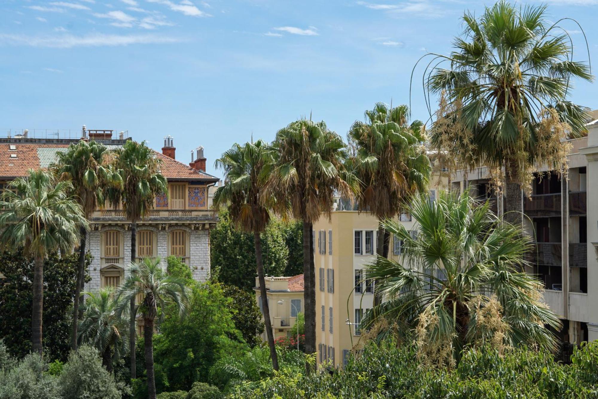 Carlton Nice, Partially Renovated Nice