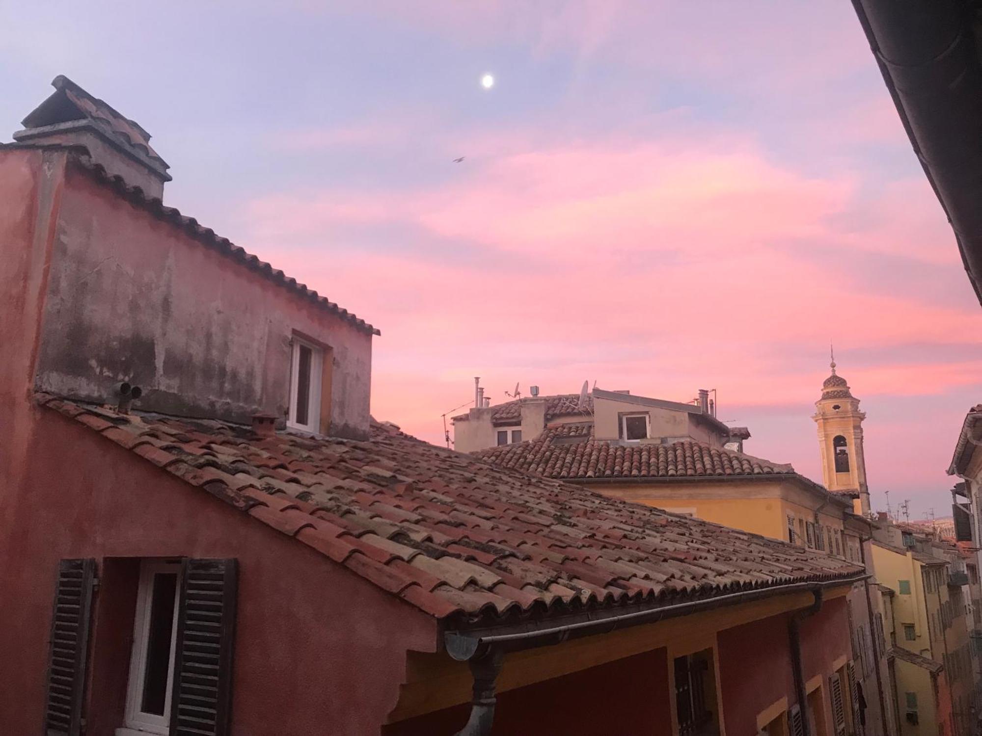 Spacious And Bright Flat Close To The : Heart Of Old Apartment Nice