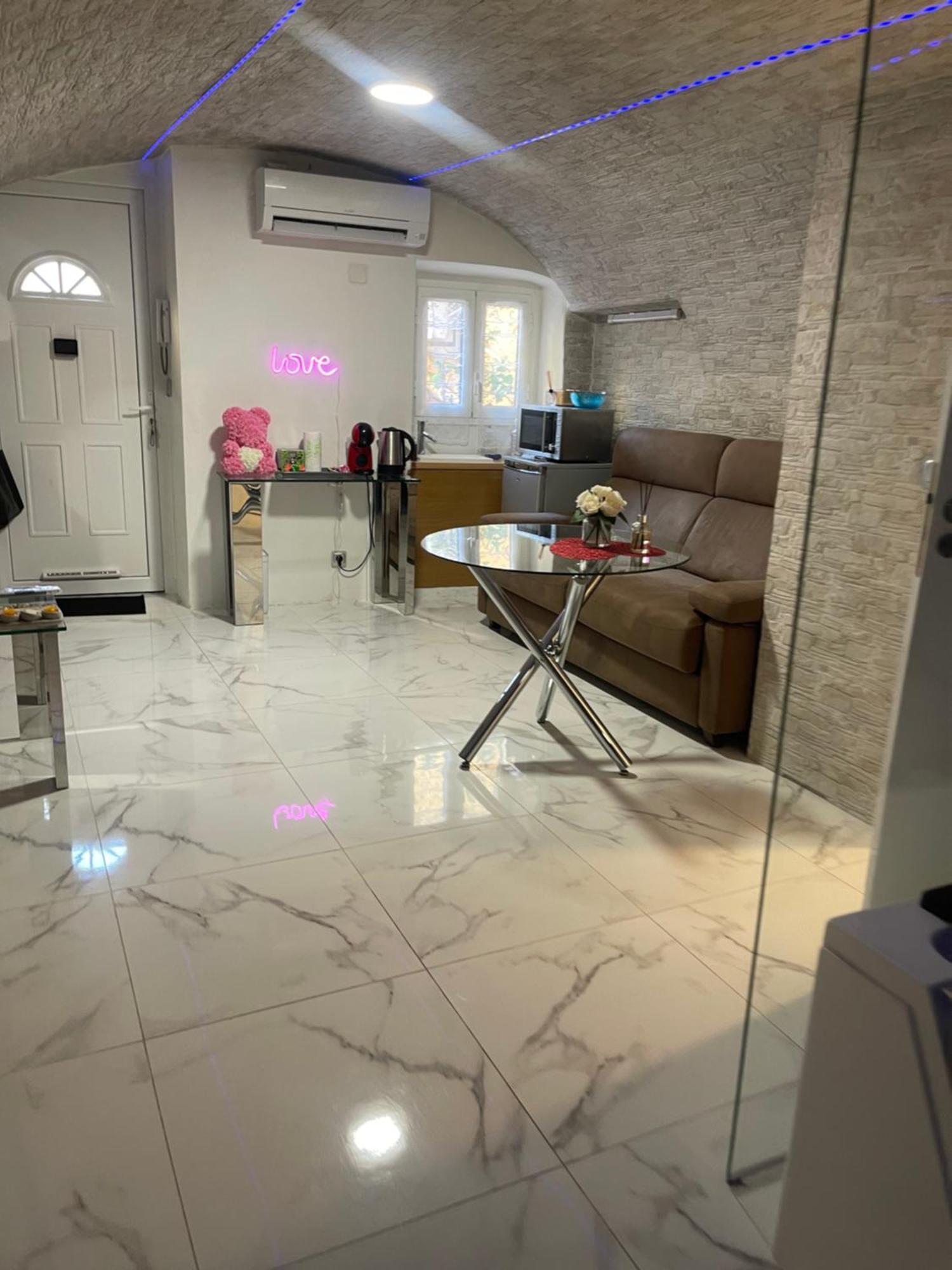 Apartment Nice Room *