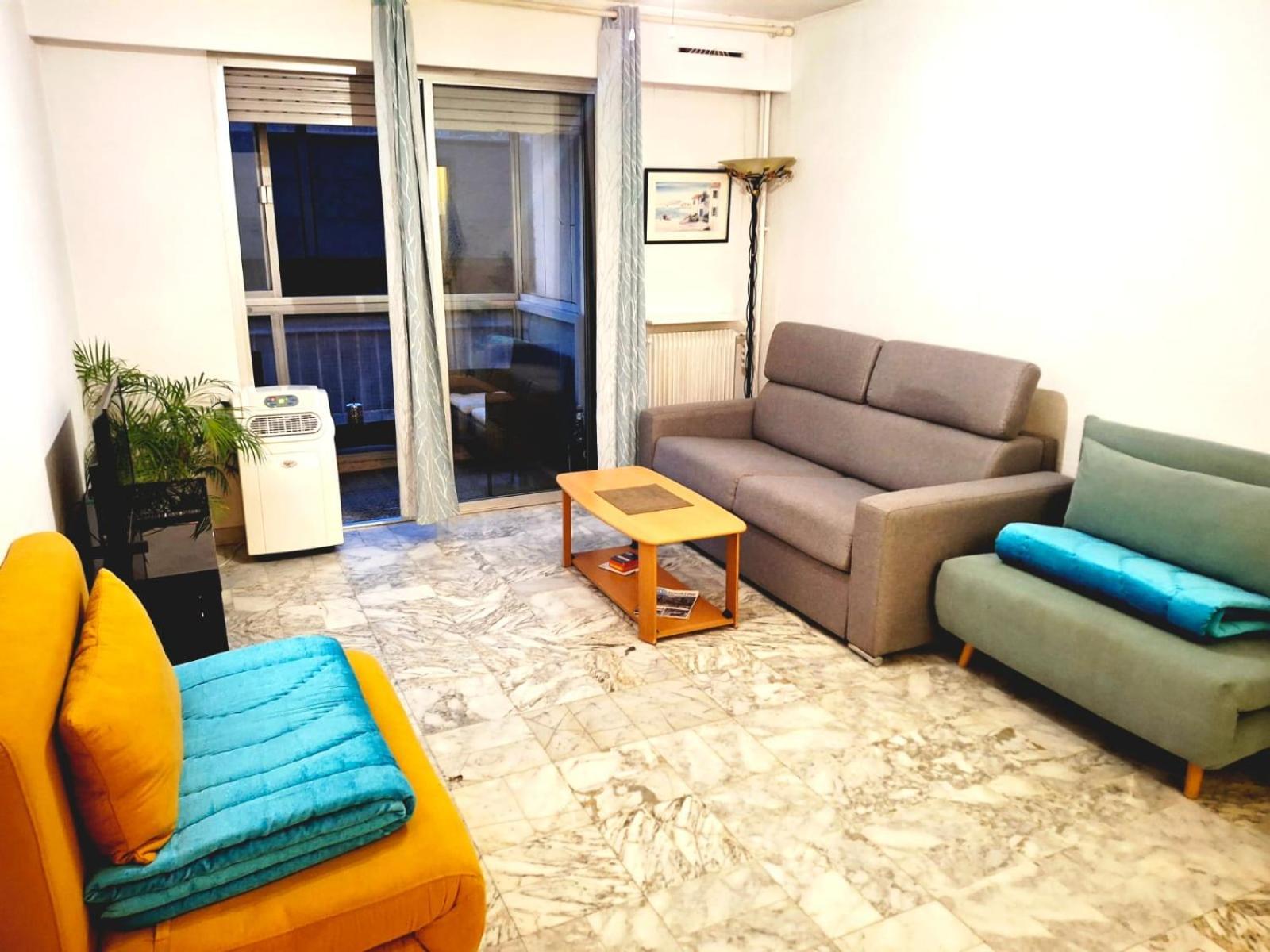 T1 Bord De West Nice