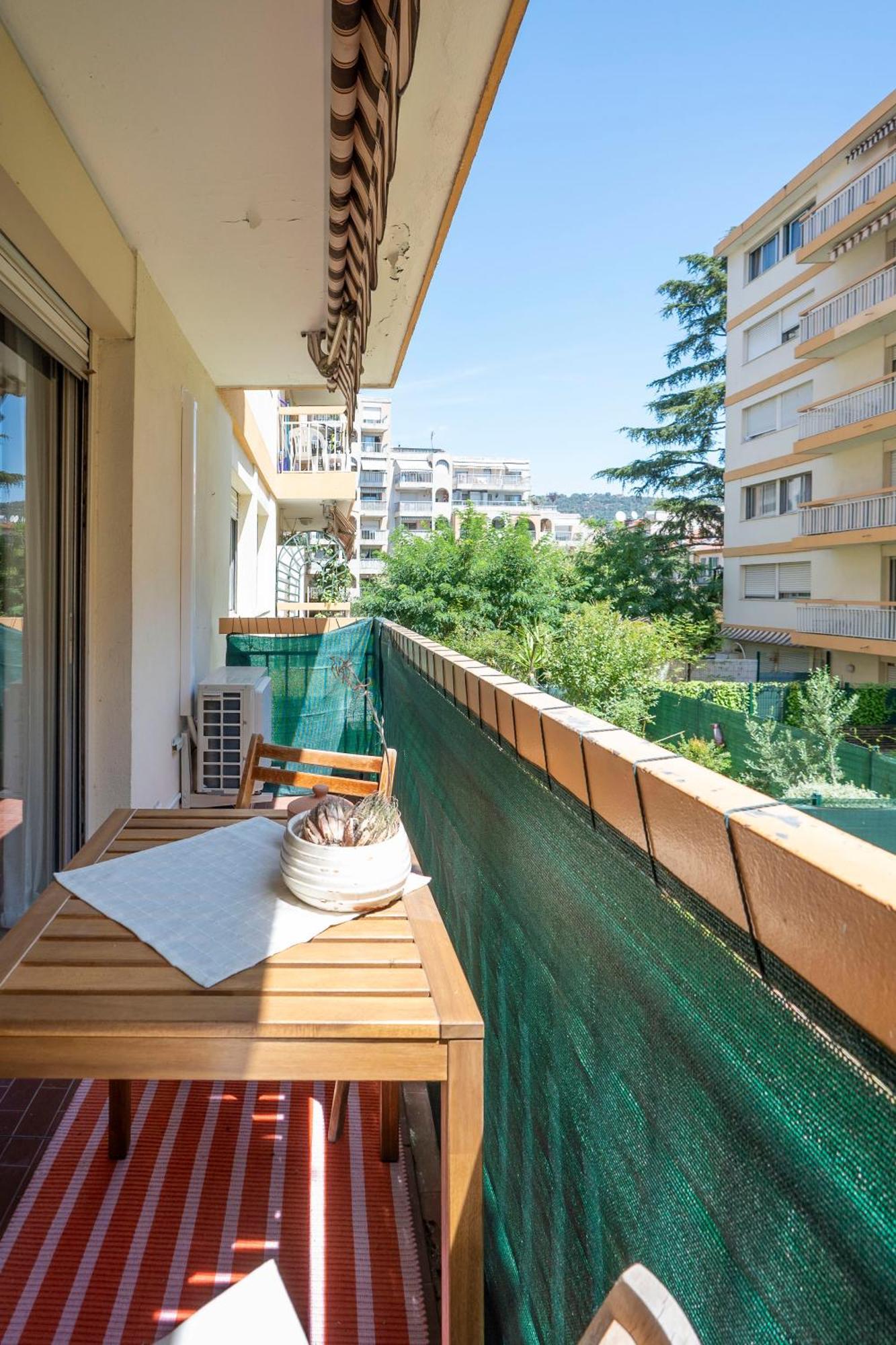 Superbe 2 Pieces Contemporain Au Coeur De Nice