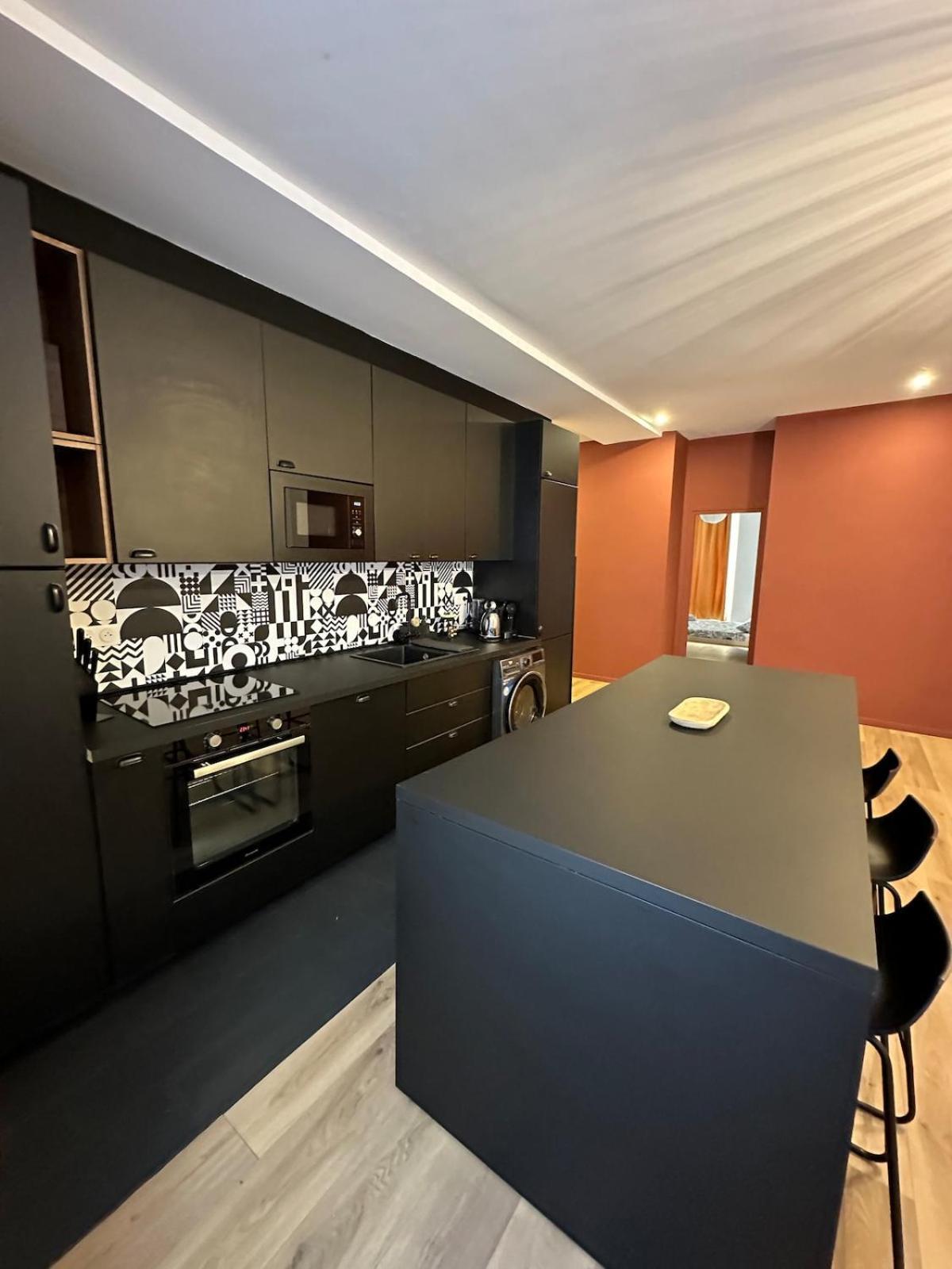 Apartment Heart Of Beautiful 3 Bedrooms Nice